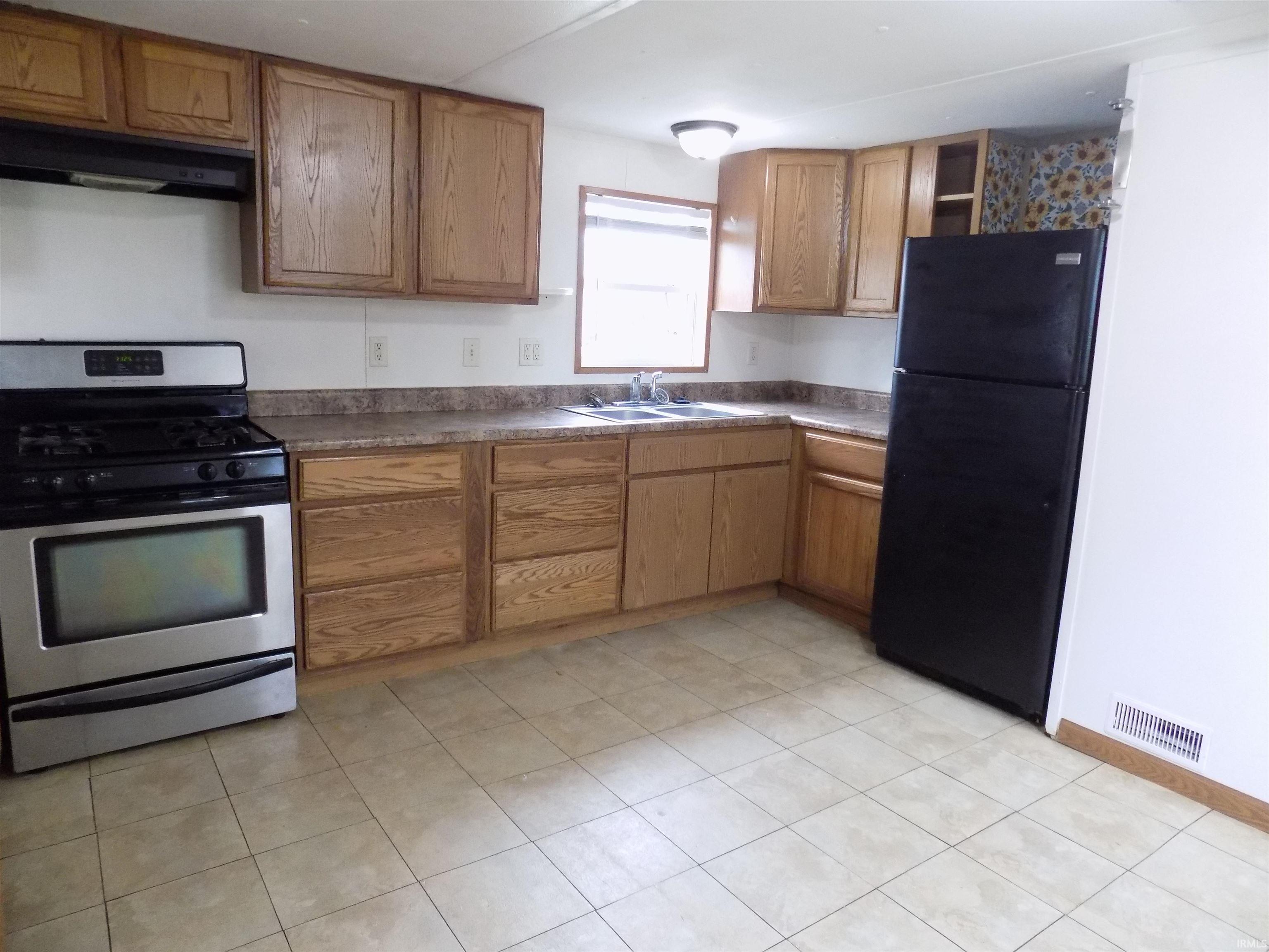 Photo 7 of 57560 Paul Street