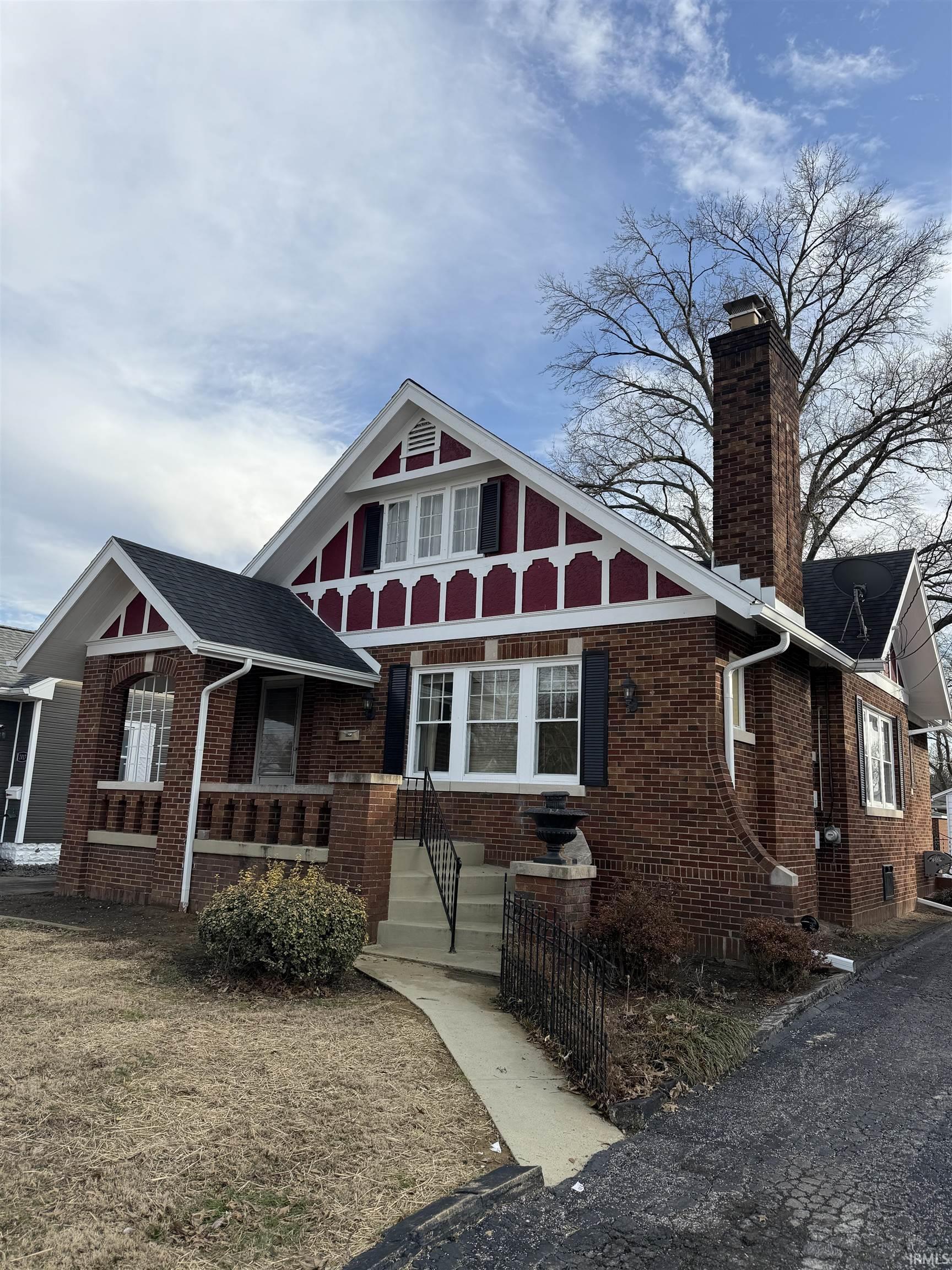 Homes for sale in Evansville, IN | 2013 Vogel Rd, Evansville, IN 47711 | MLS# 202607412