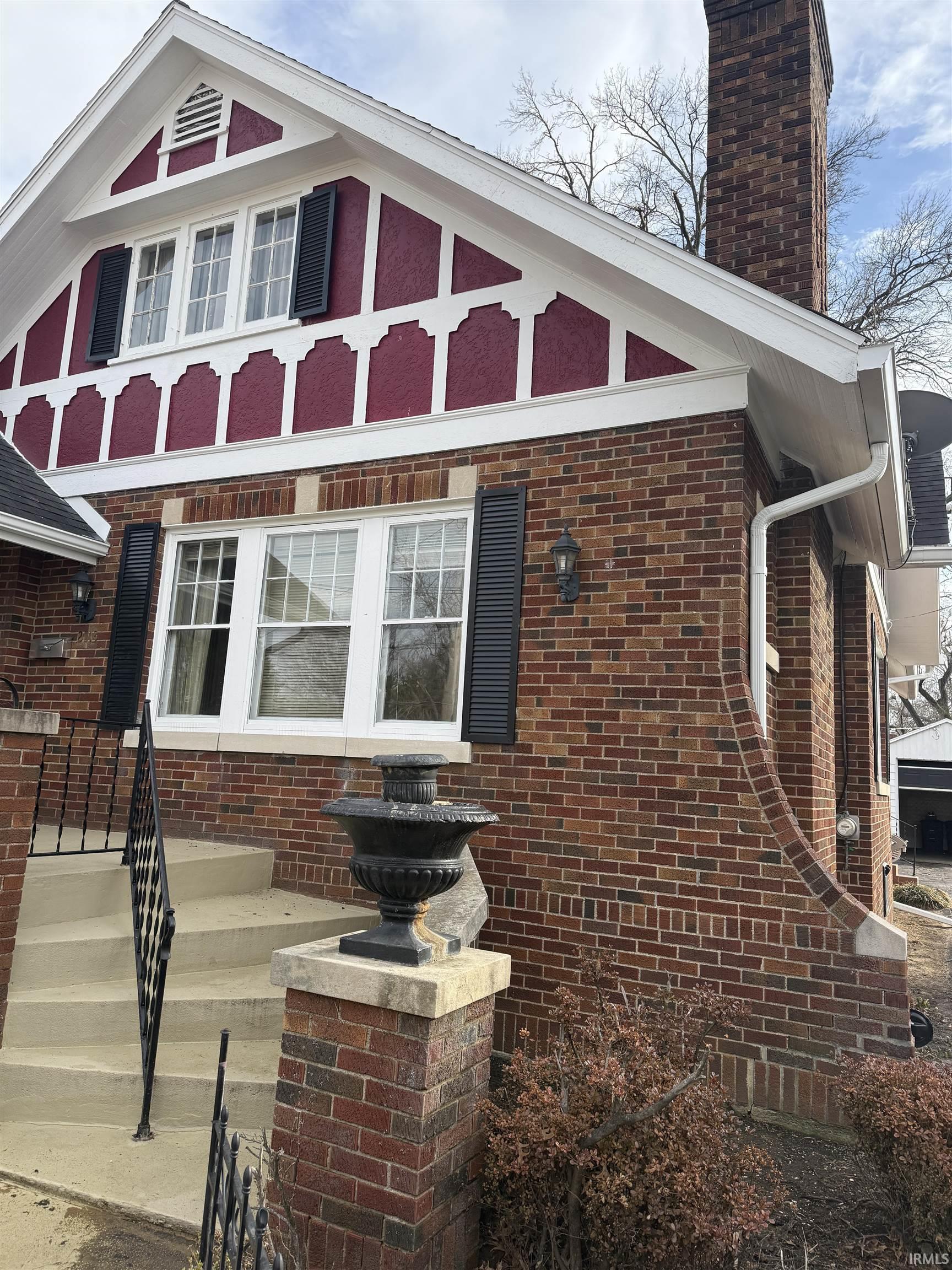 Homes for sale in Evansville, IN | 2013 Vogel Rd, Evansville, IN 47711 | MLS# 202607412