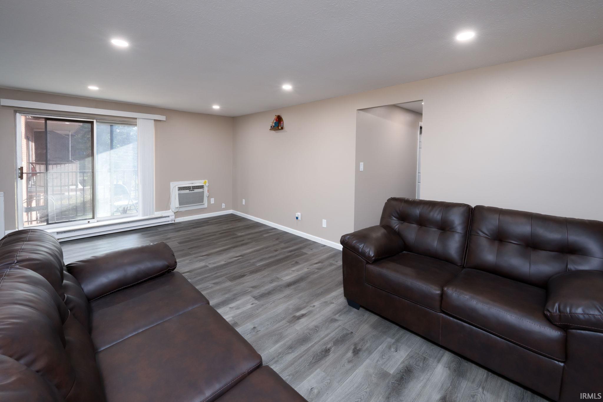 Photo 2 of 2927 Westbrook Drive