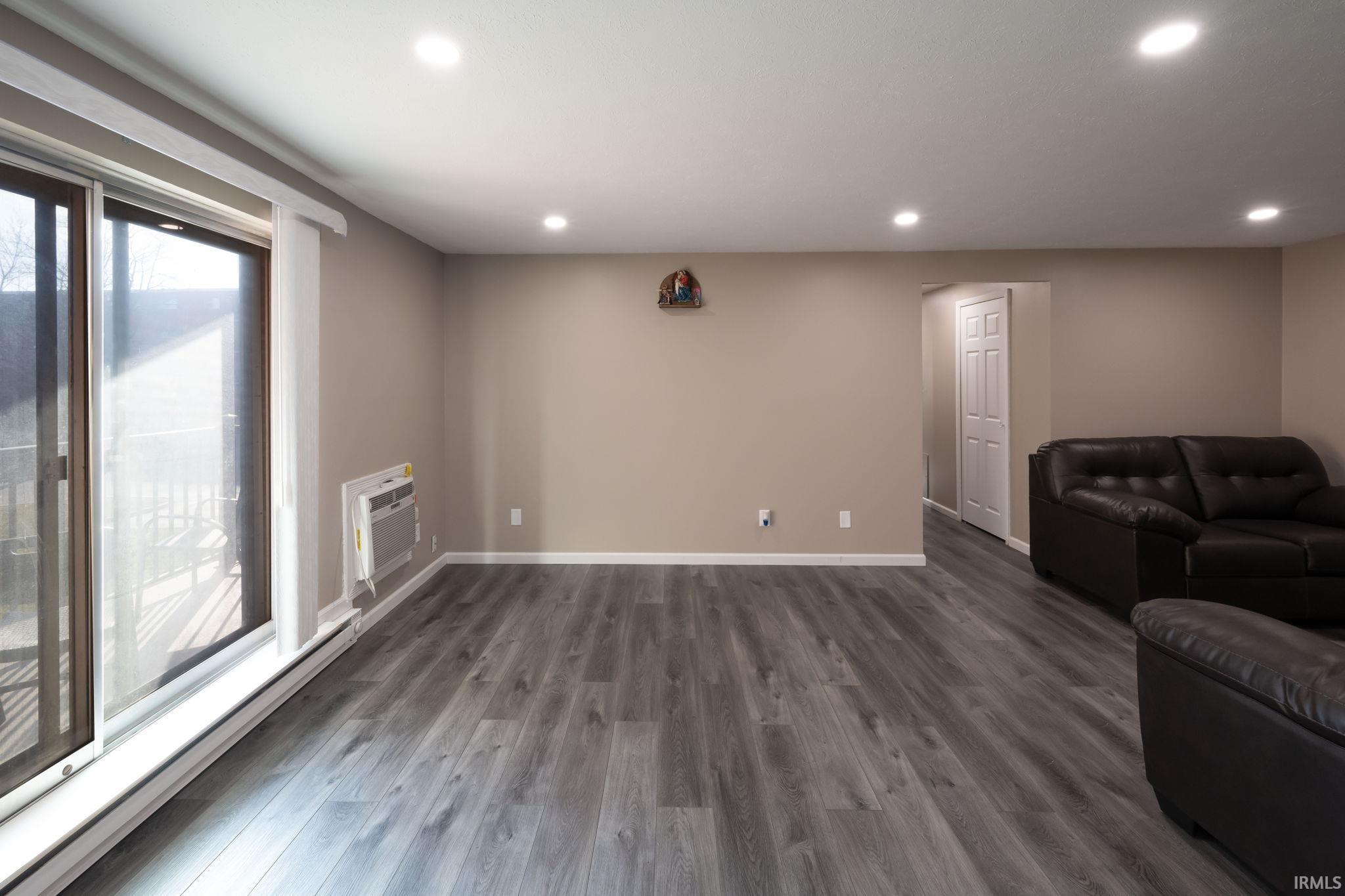 Photo 3 of 2927 Westbrook Drive