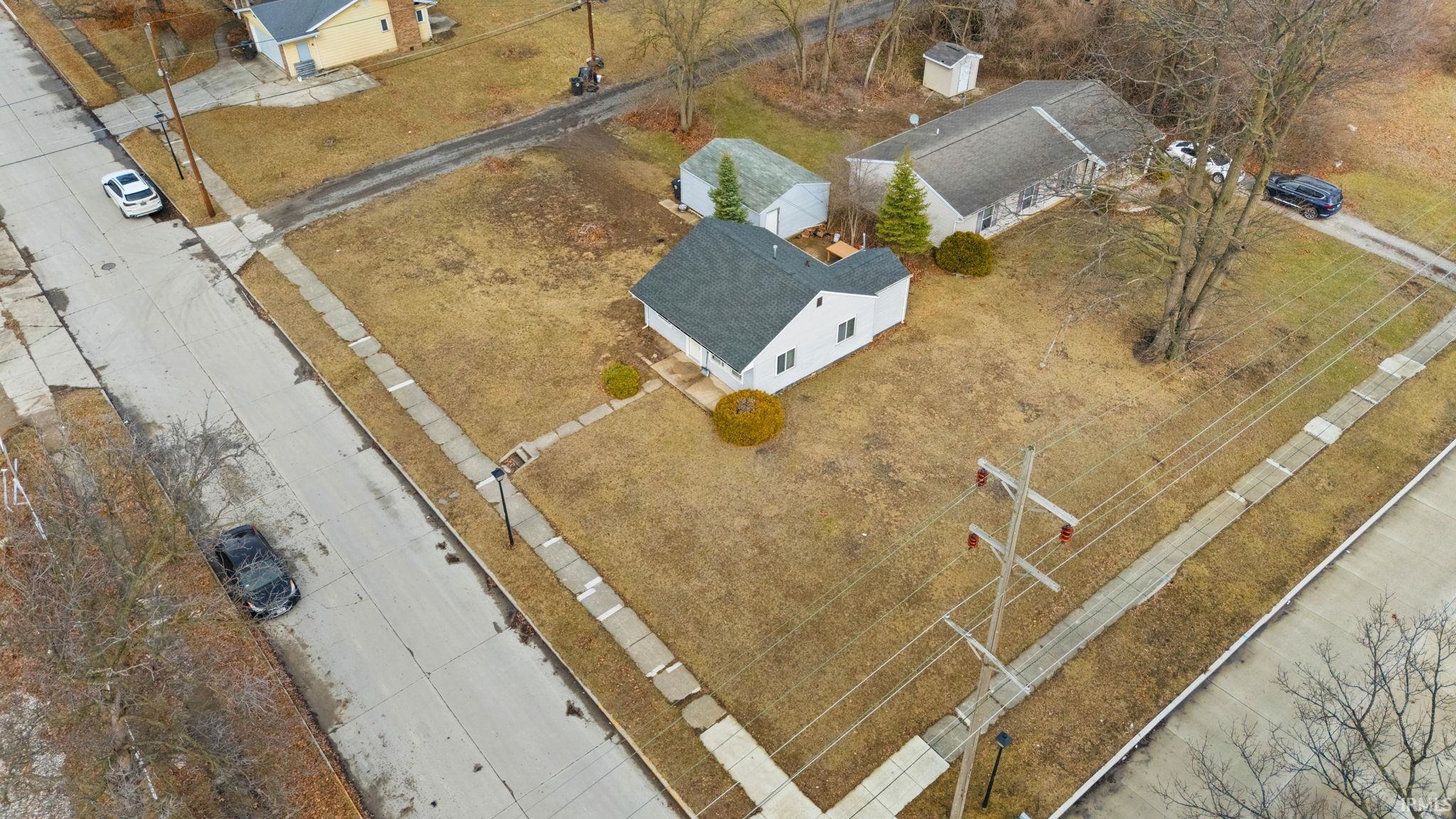 Aerial view of property and surrounding area
