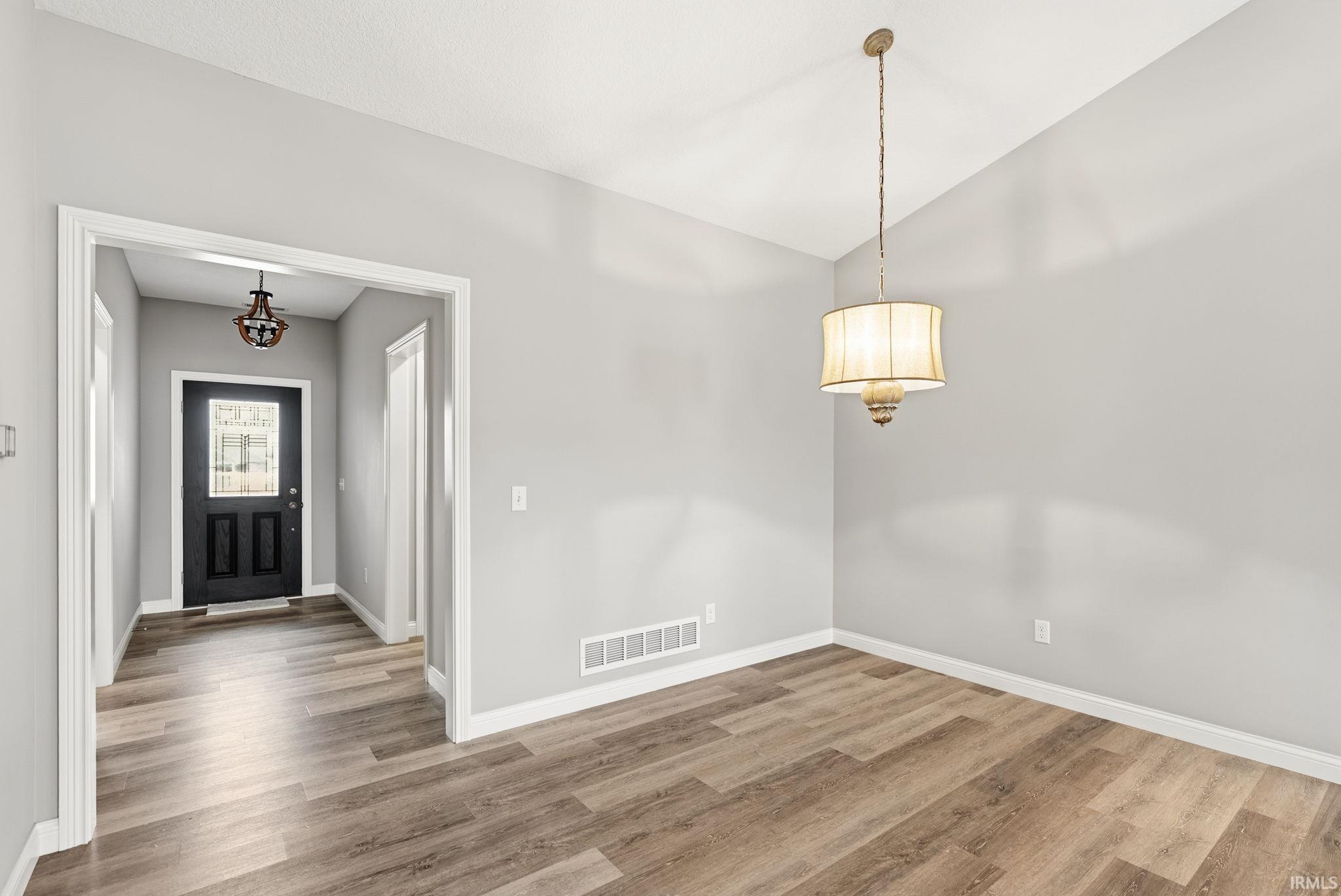 Photo 3 of 7864 Sunbeam Cove