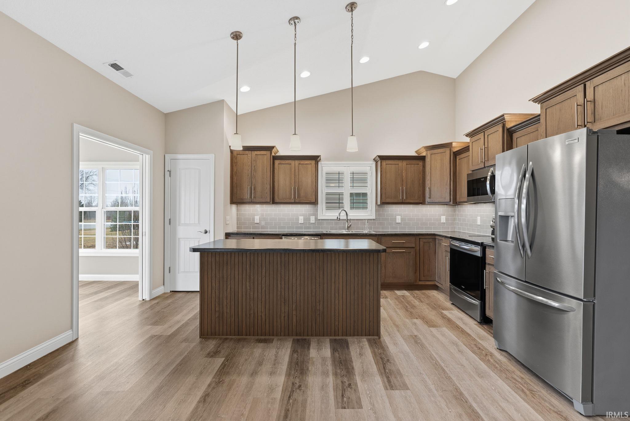 Photo 4 of 7864 Sunbeam Cove