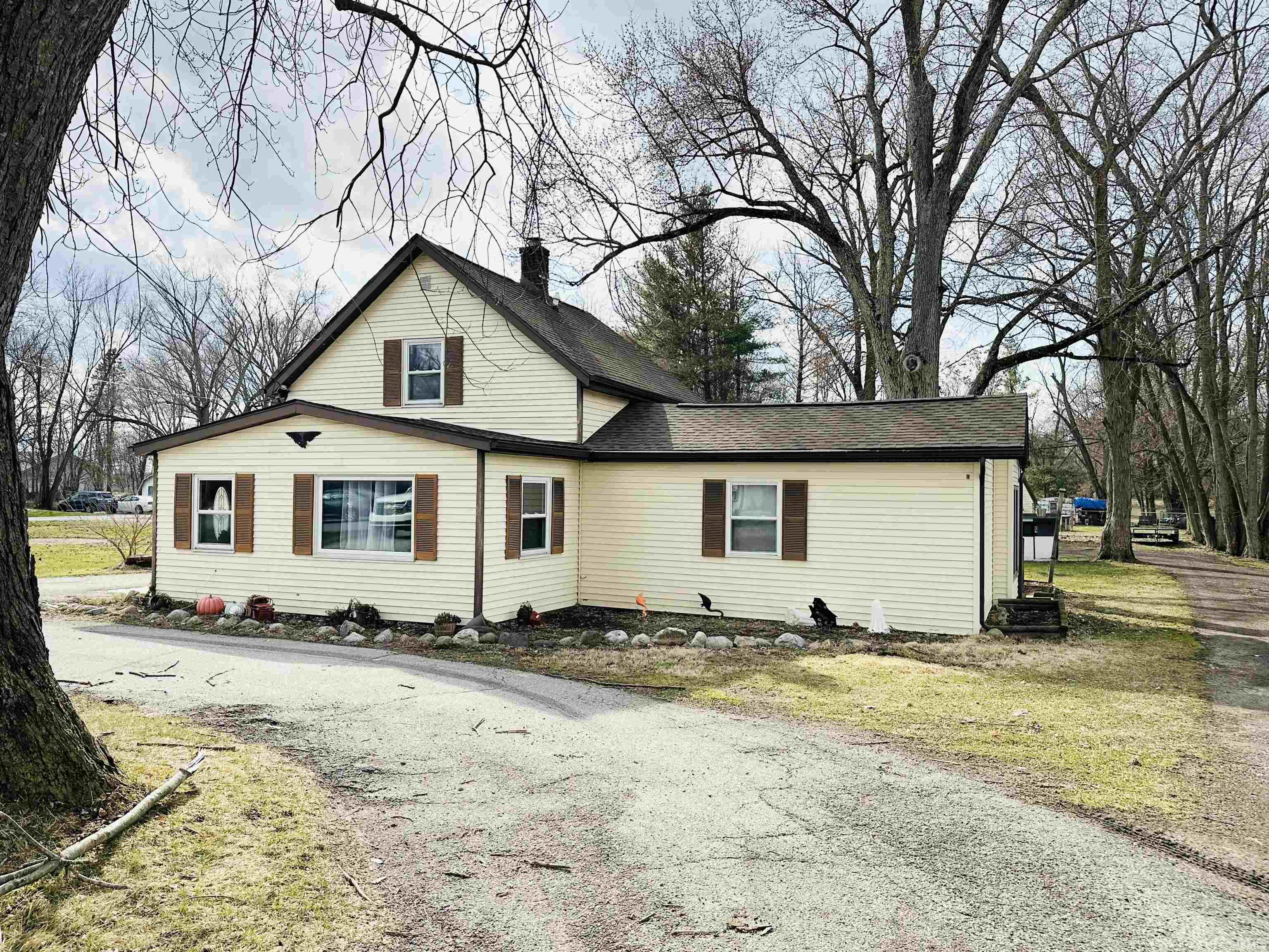 Homes for sale in Lakeville, IN | 65159 Us 31 Hwy, Lakeville, IN 46536 | MLS# 202607497