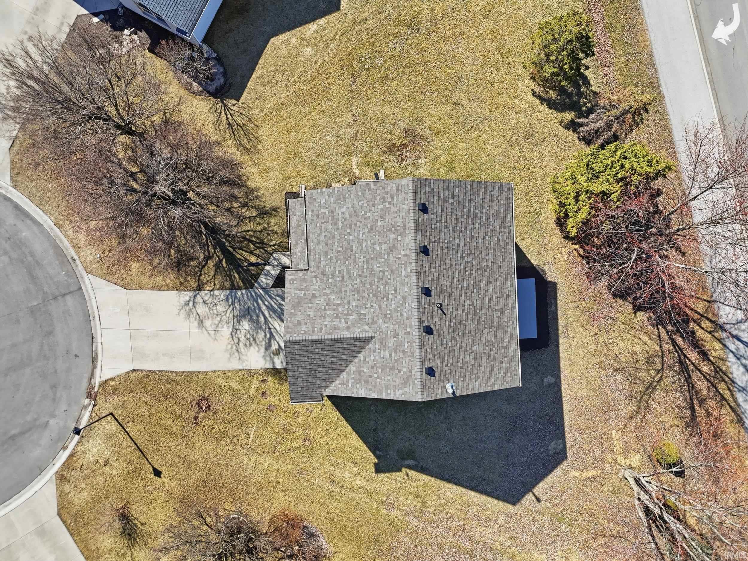 Aerial view of property and surrounding area