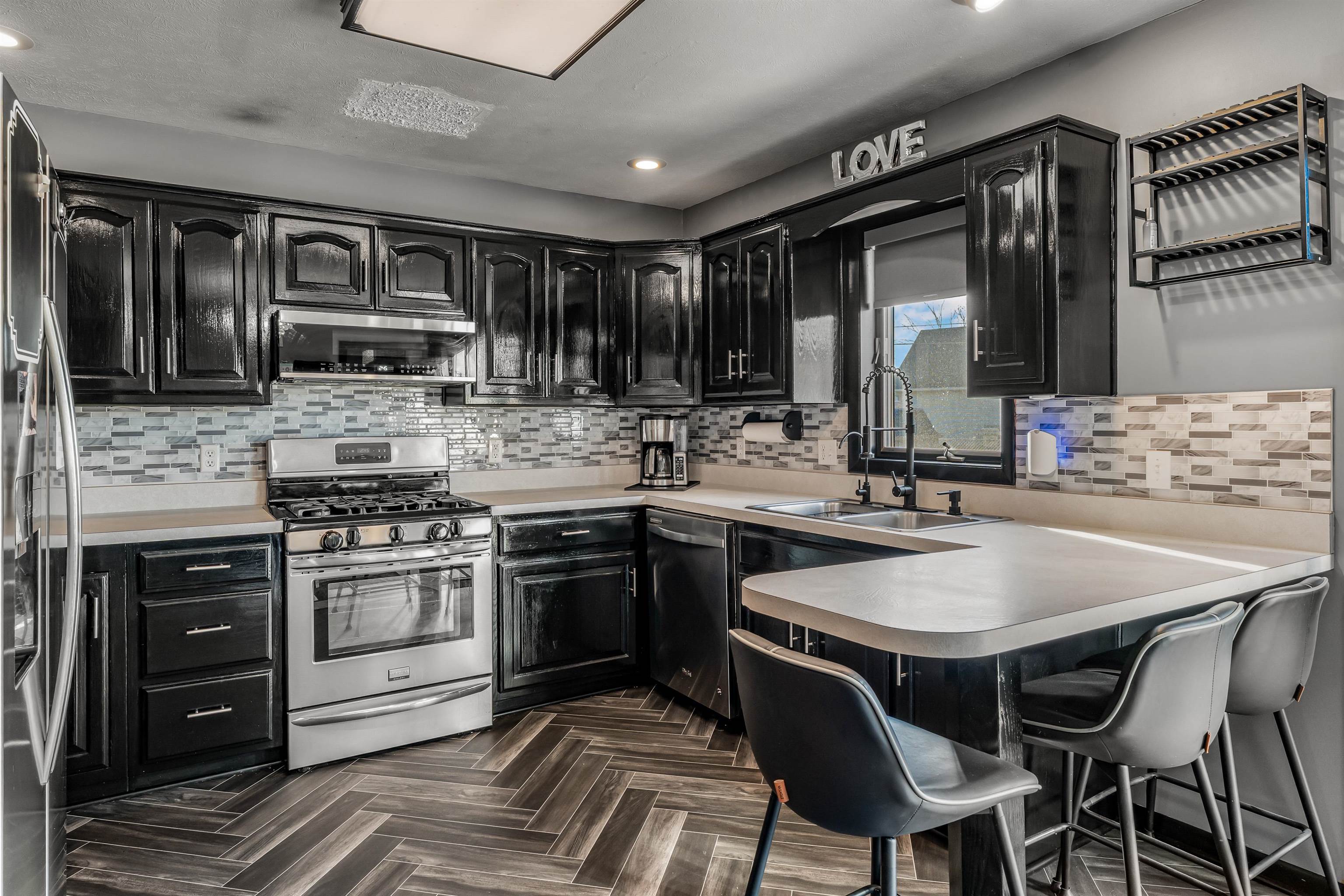 Photo 7 of 131 EMS C29A Lane