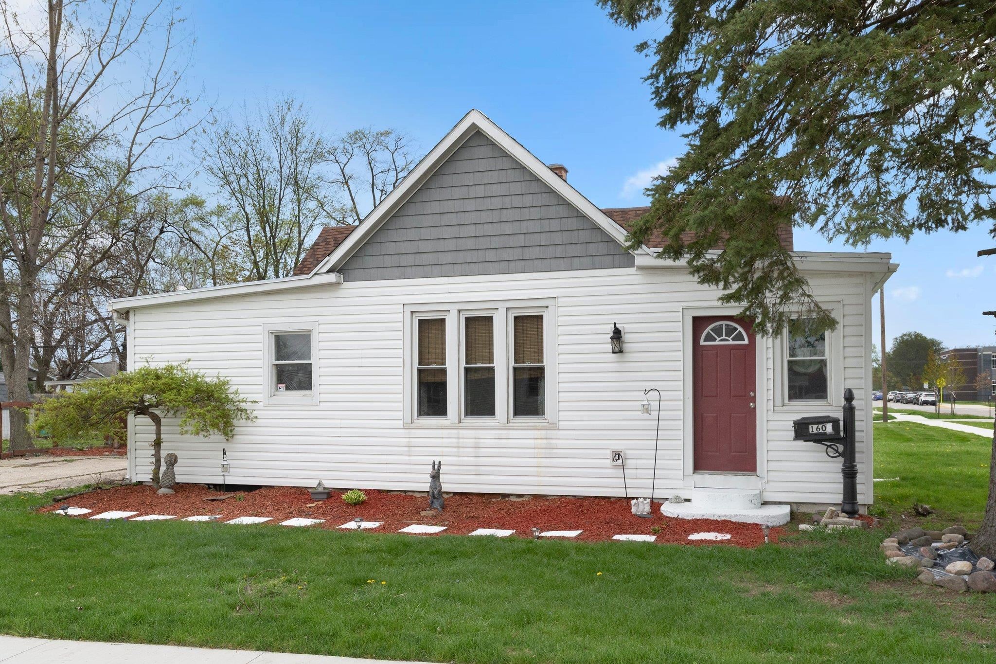 Photo 0 of 1605 E Clark Street