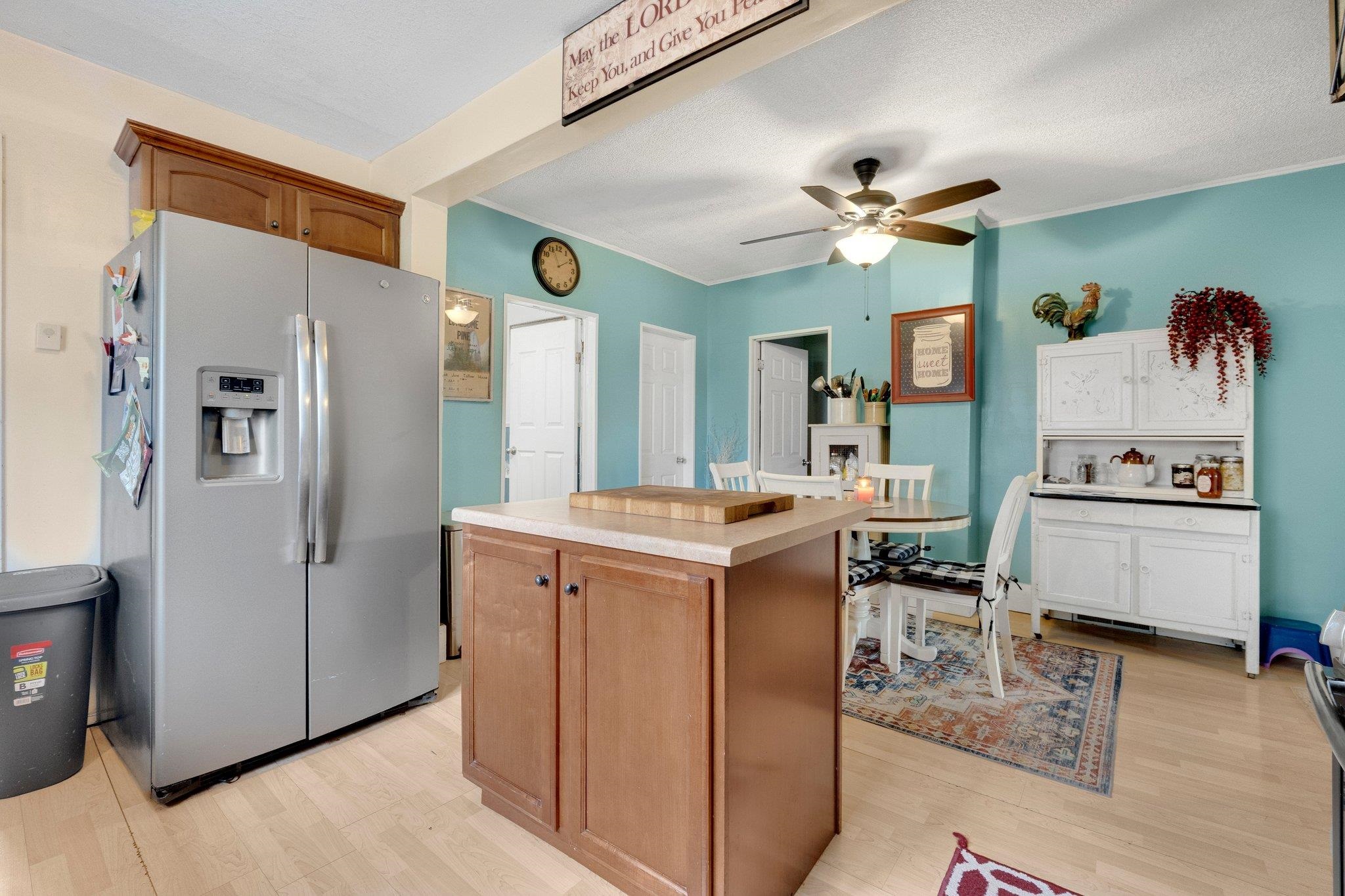 Photo 1 of 1605 E Clark Street