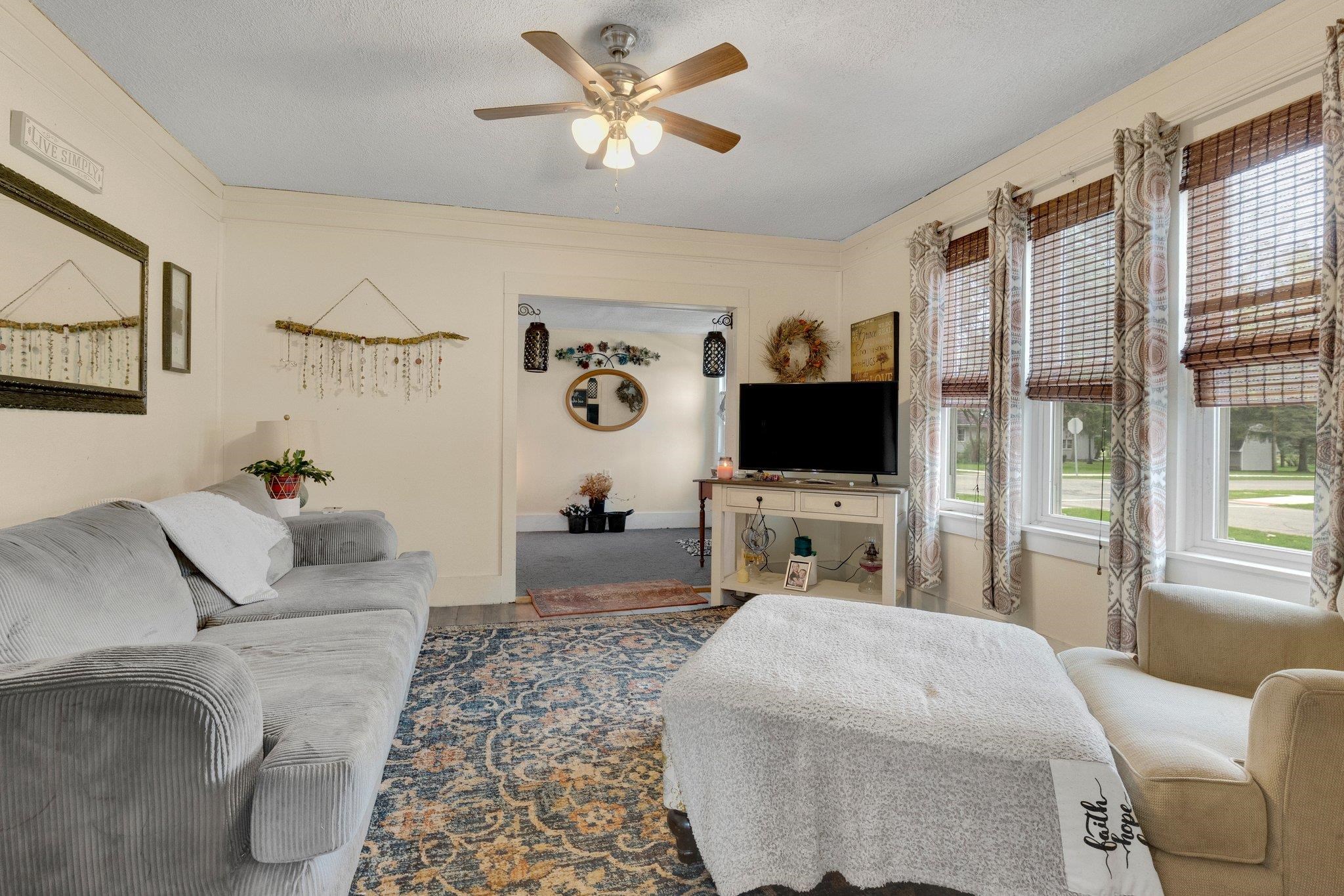 Photo 11 of 1605 E Clark Street