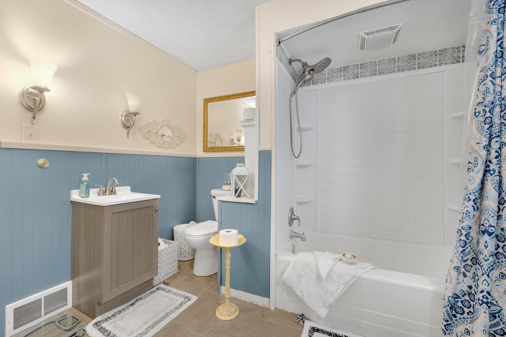 Photo 16 of 1605 E Clark Street