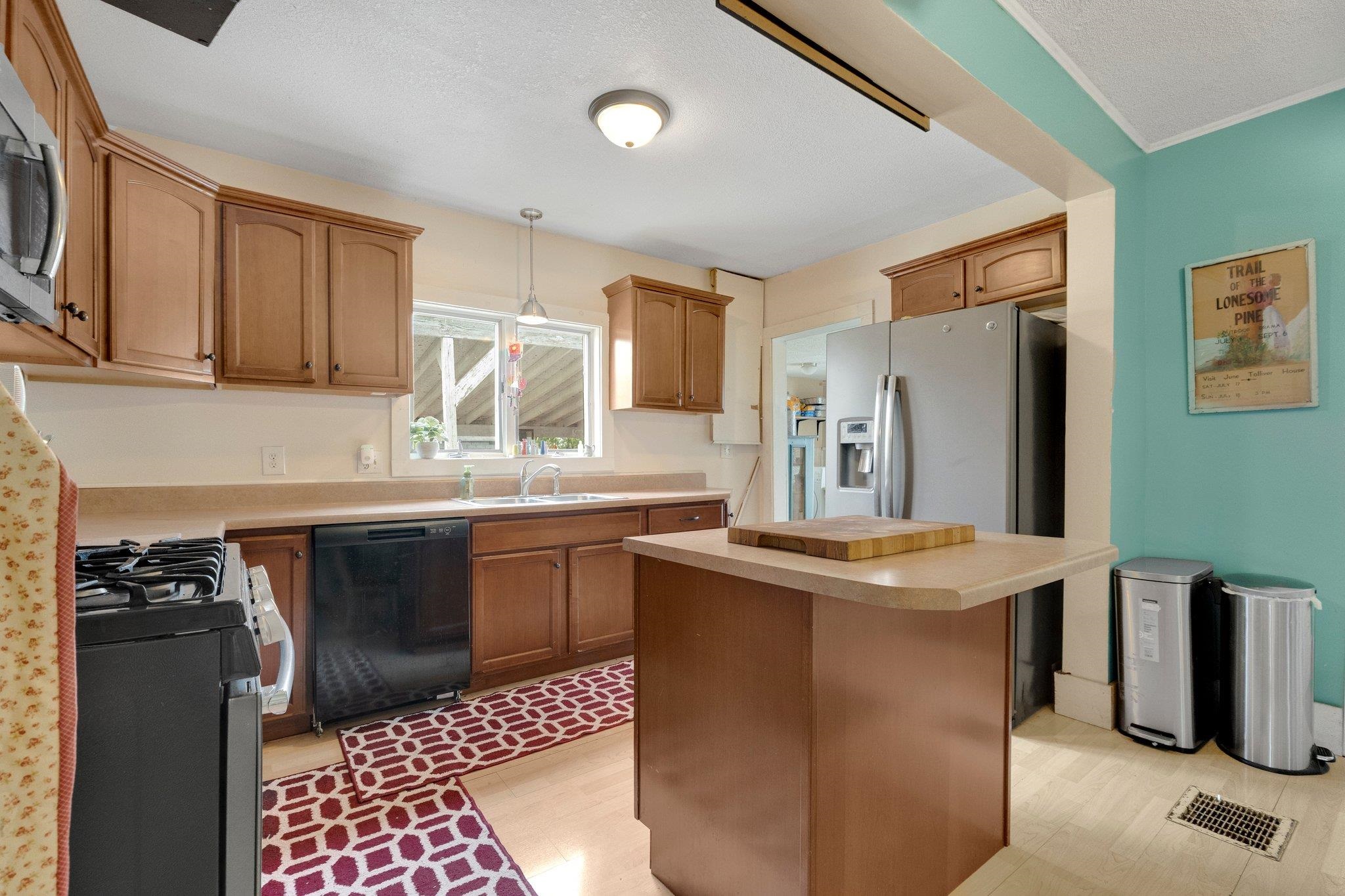 Photo 5 of 1605 E Clark Street