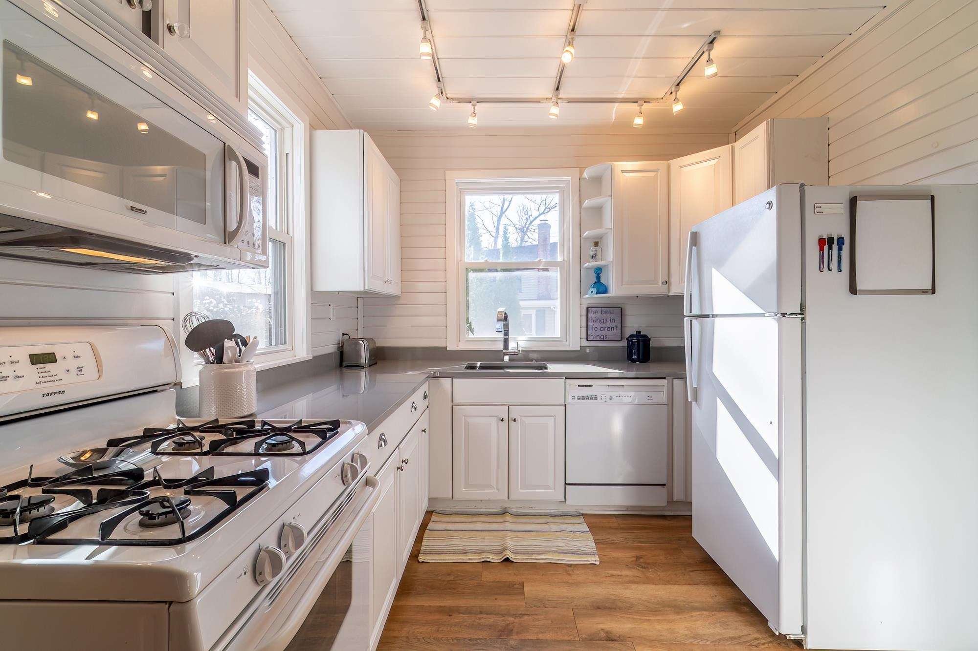 Photo 8 of 796 Lakeside Drive