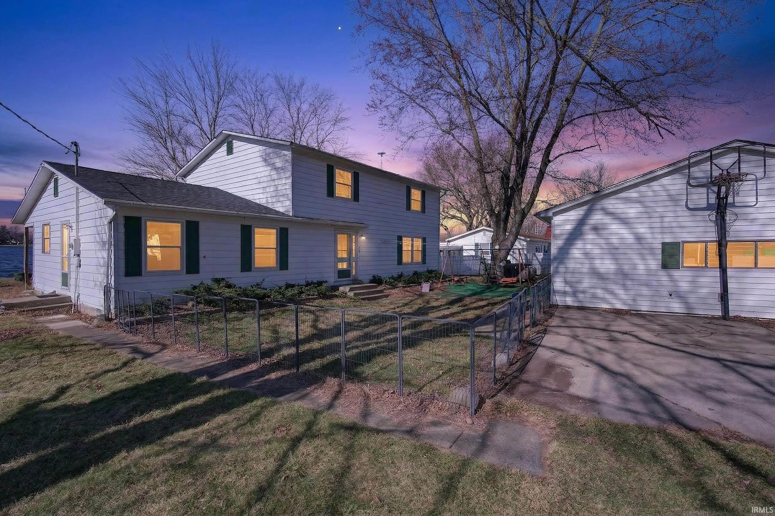 View of front of property with entry steps
