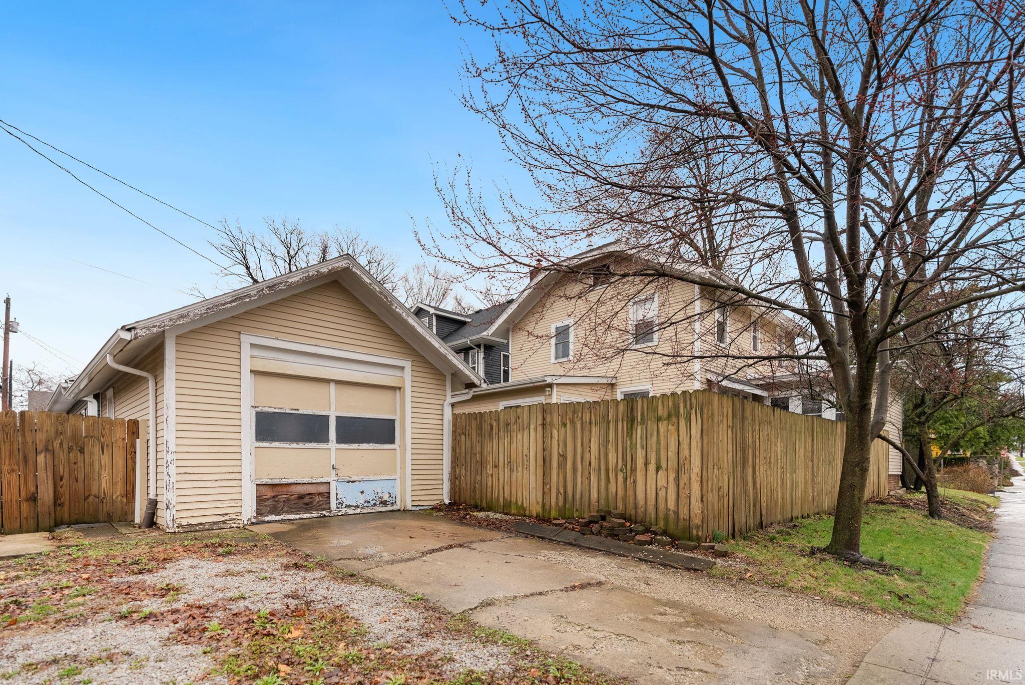 Detached garage with driveway