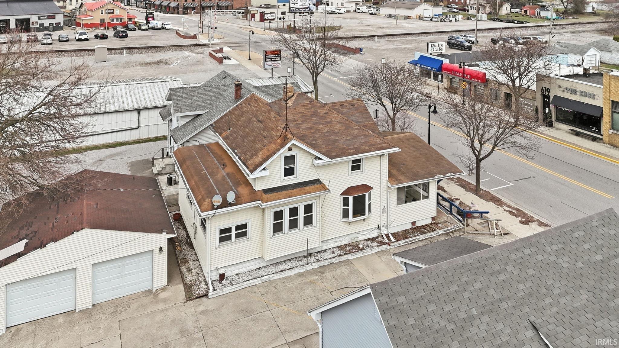 Photo 3 of 622 Broadway Street