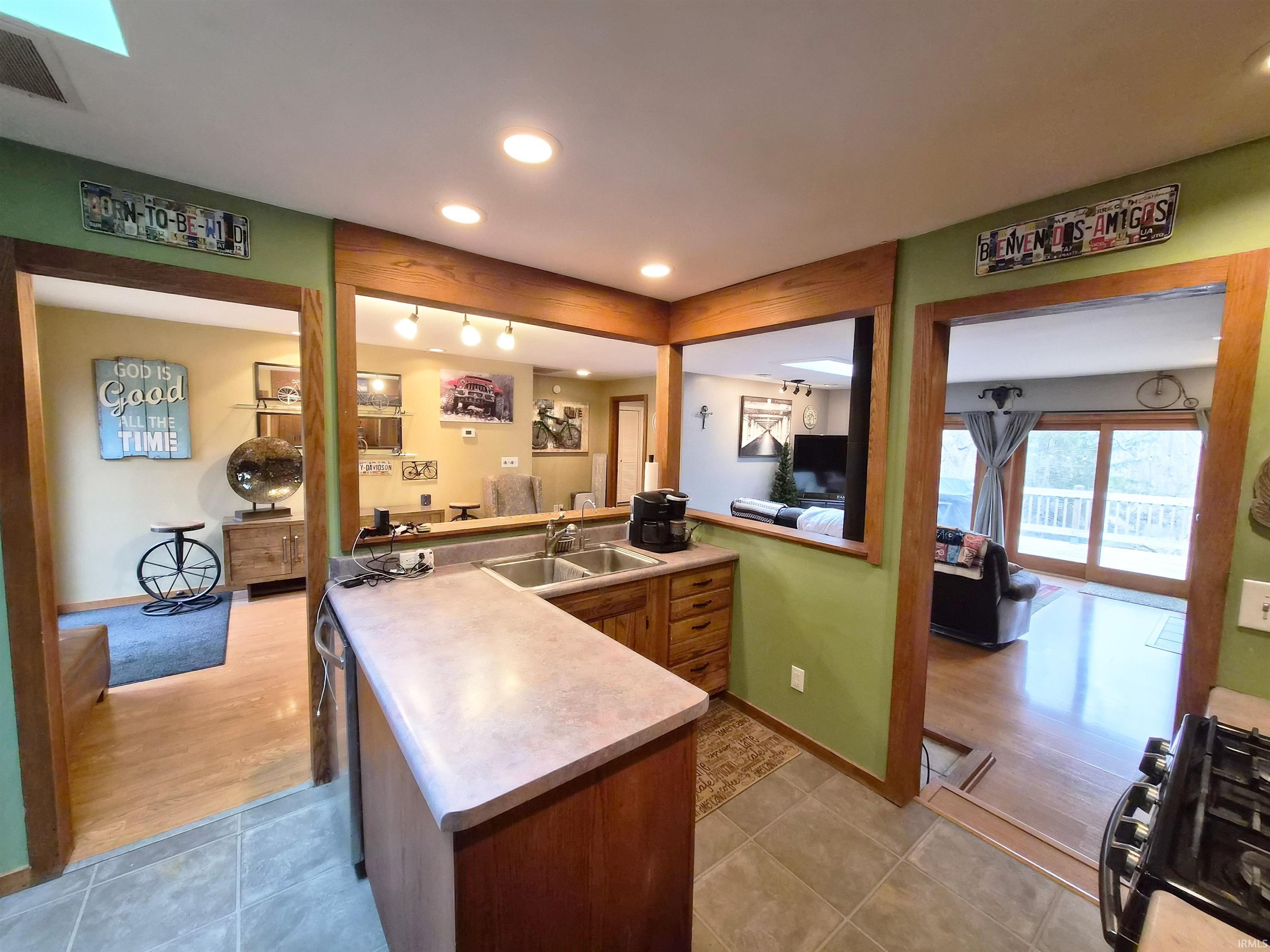 Photo 15 of 564 E Pink Magnolia Drive