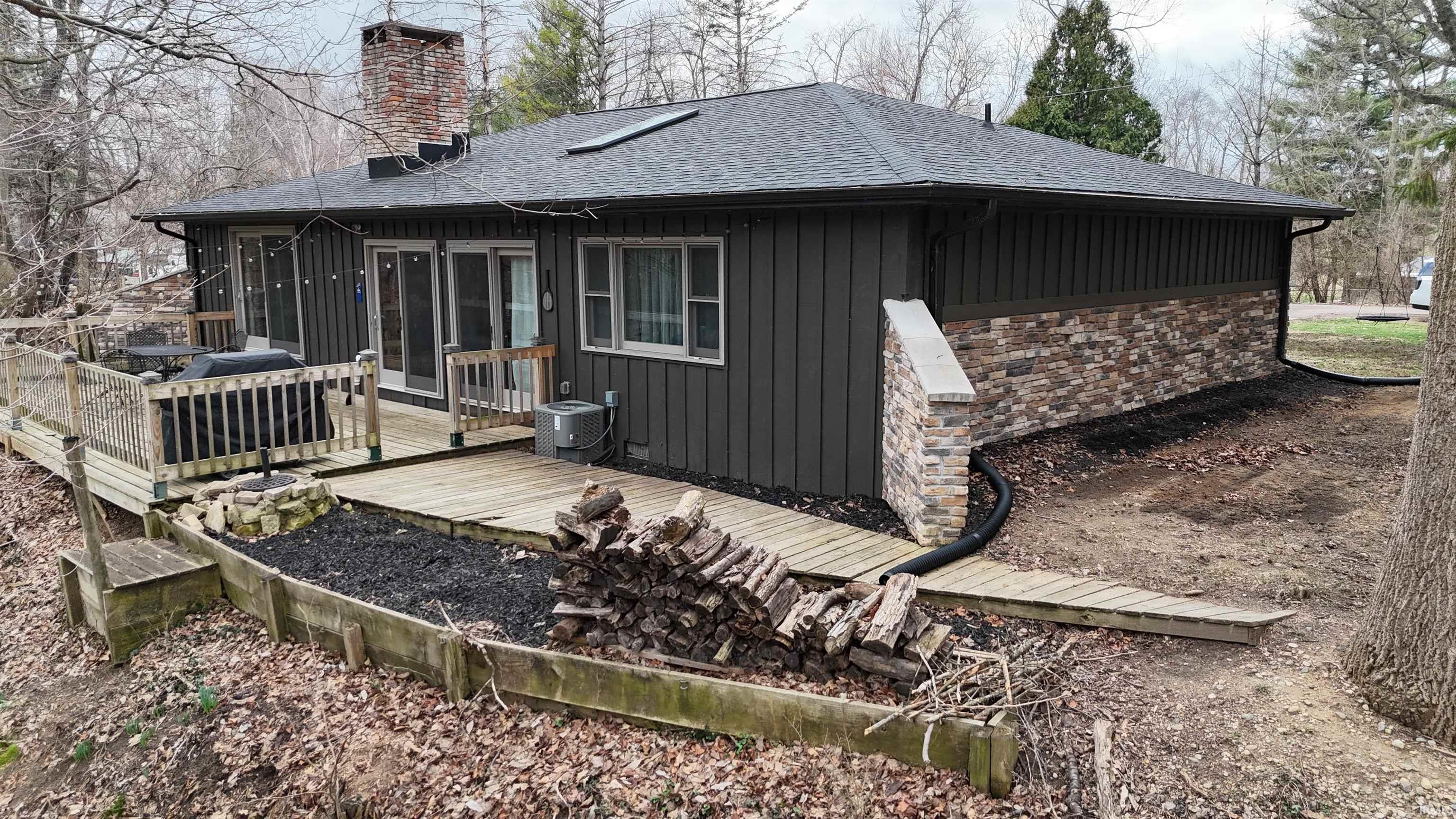 Photo 3 of 564 E Pink Magnolia Drive