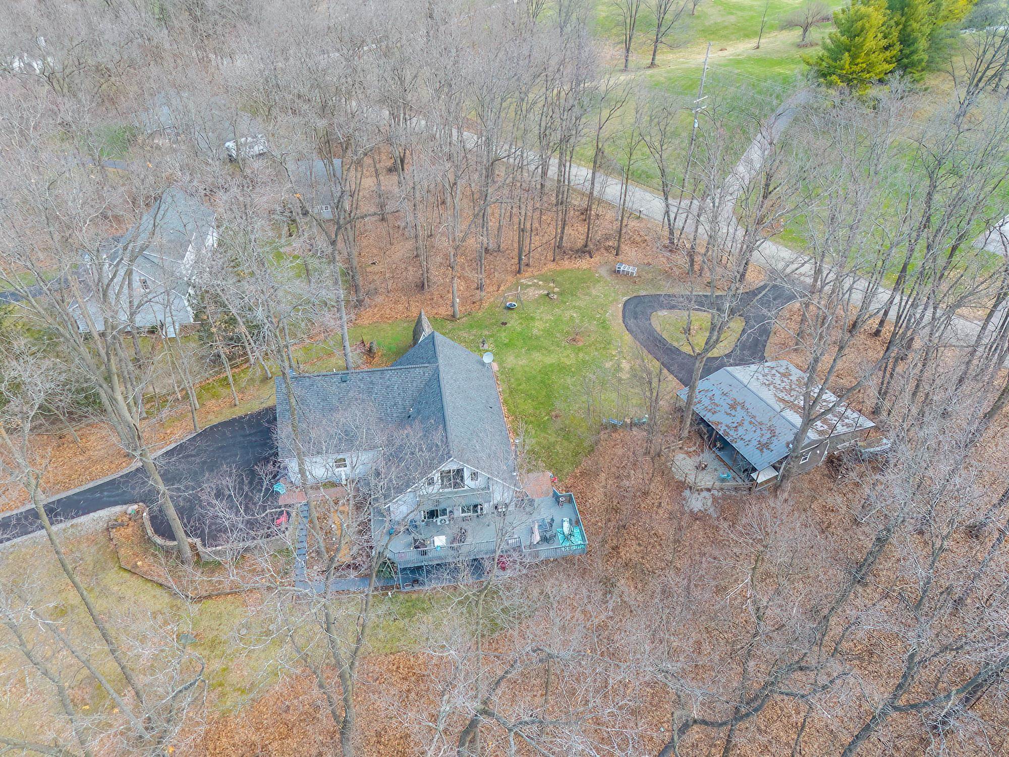 Aerial view of property and surrounding area