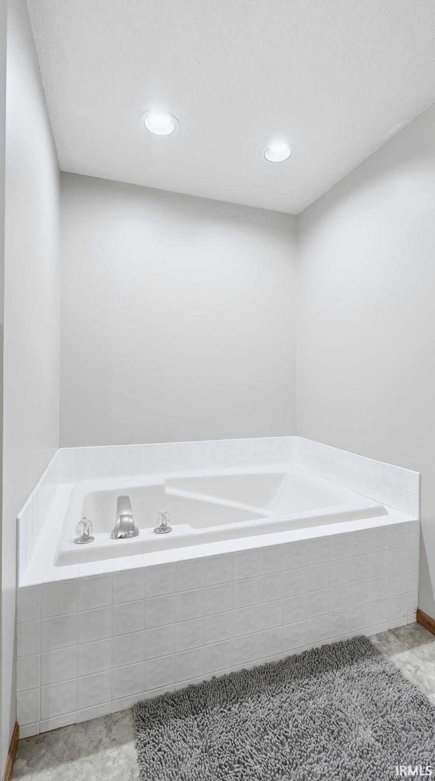 Photo 28 of 2101 White Plains Court