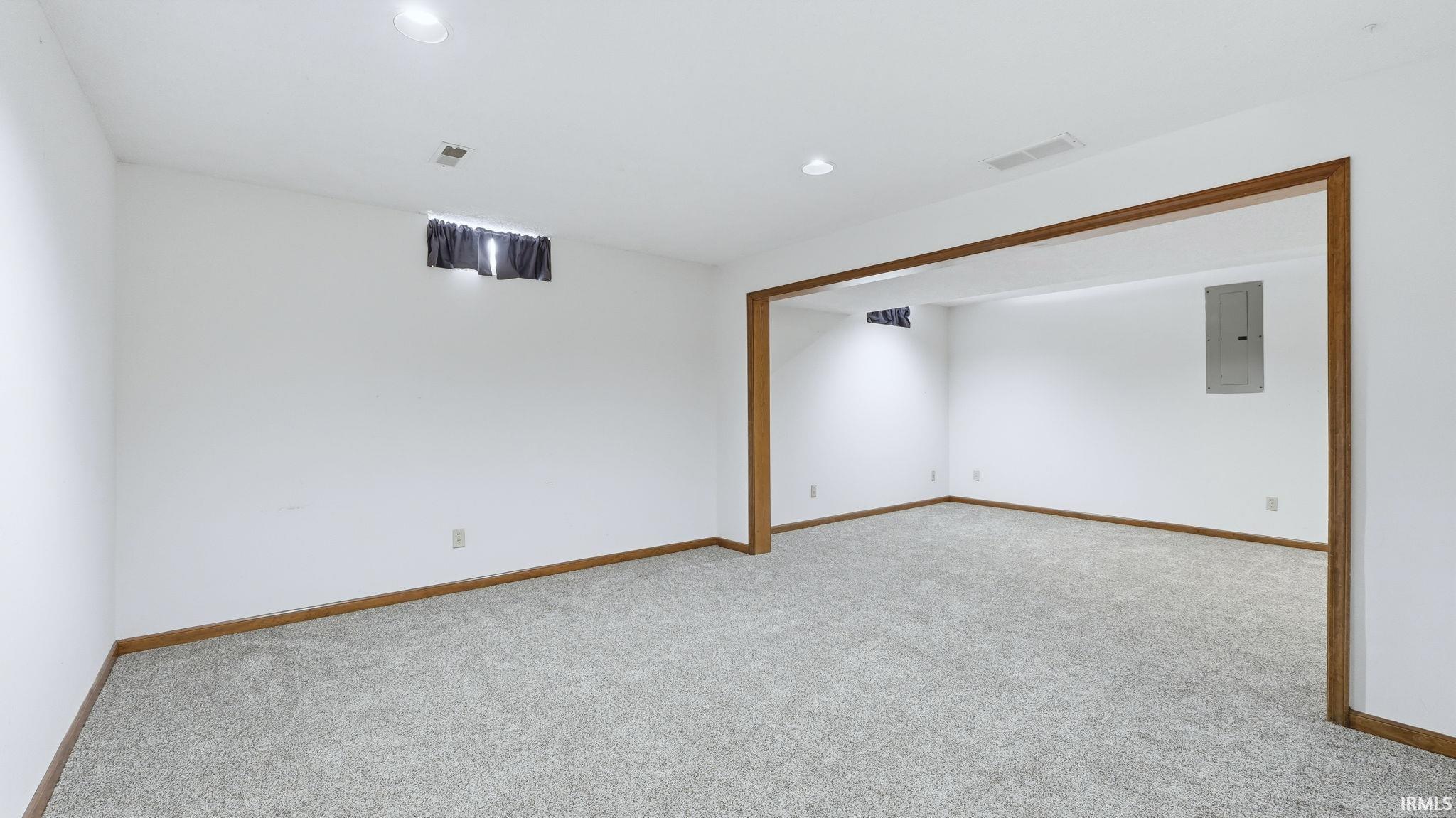 Photo 32 of 2101 White Plains Court