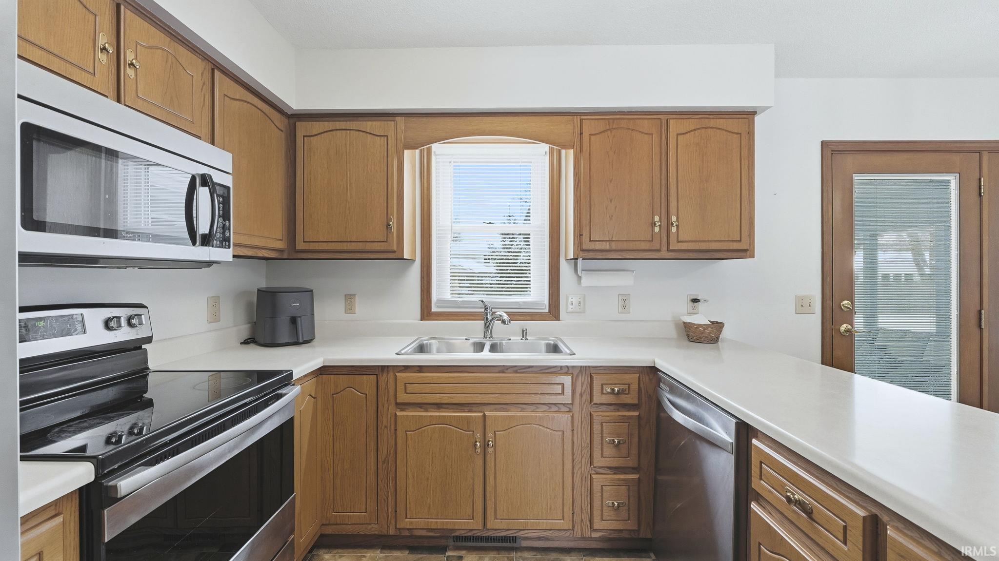 Photo 6 of 2101 White Plains Court