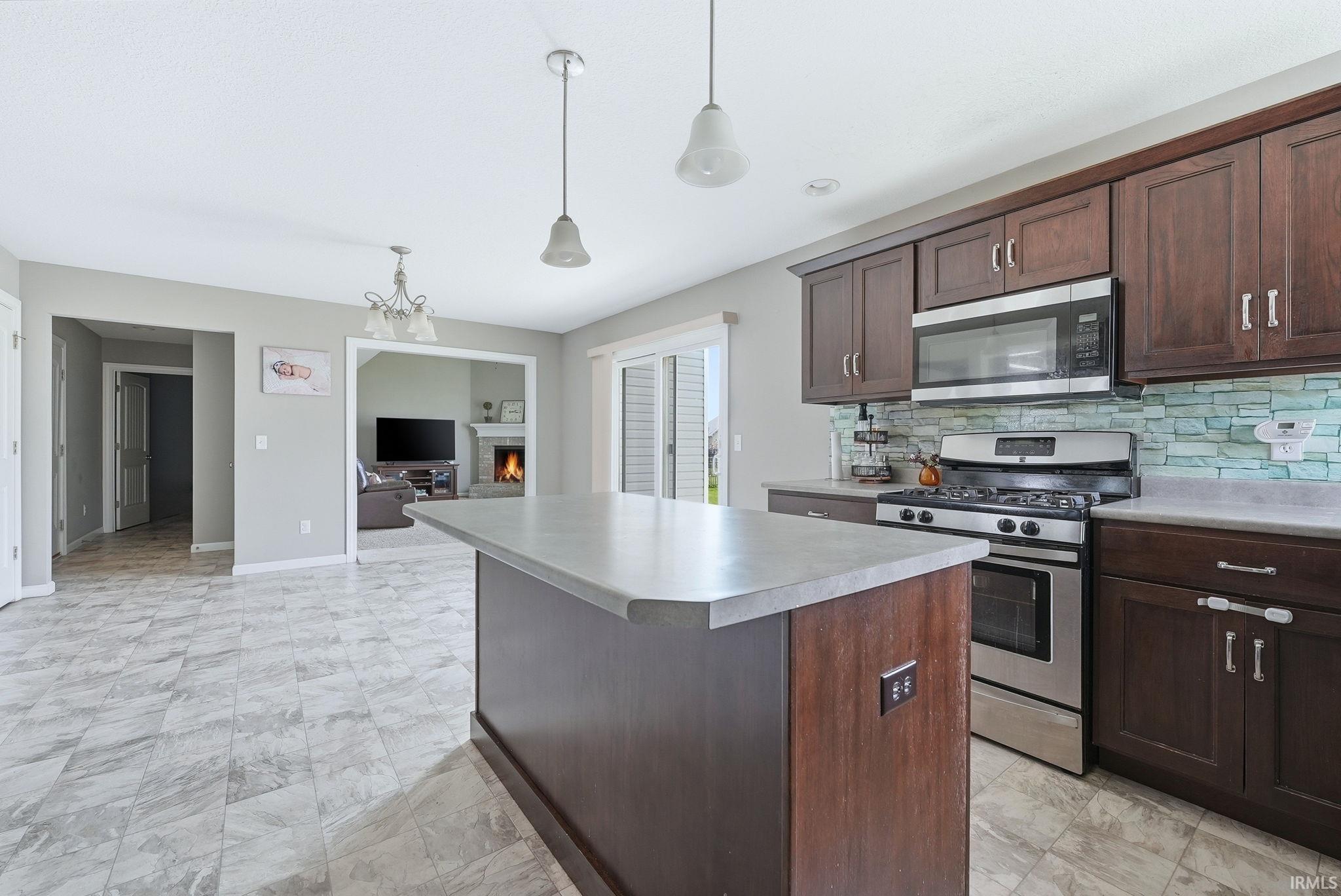 Photo 10 of 2085 Lindenwood Avenue