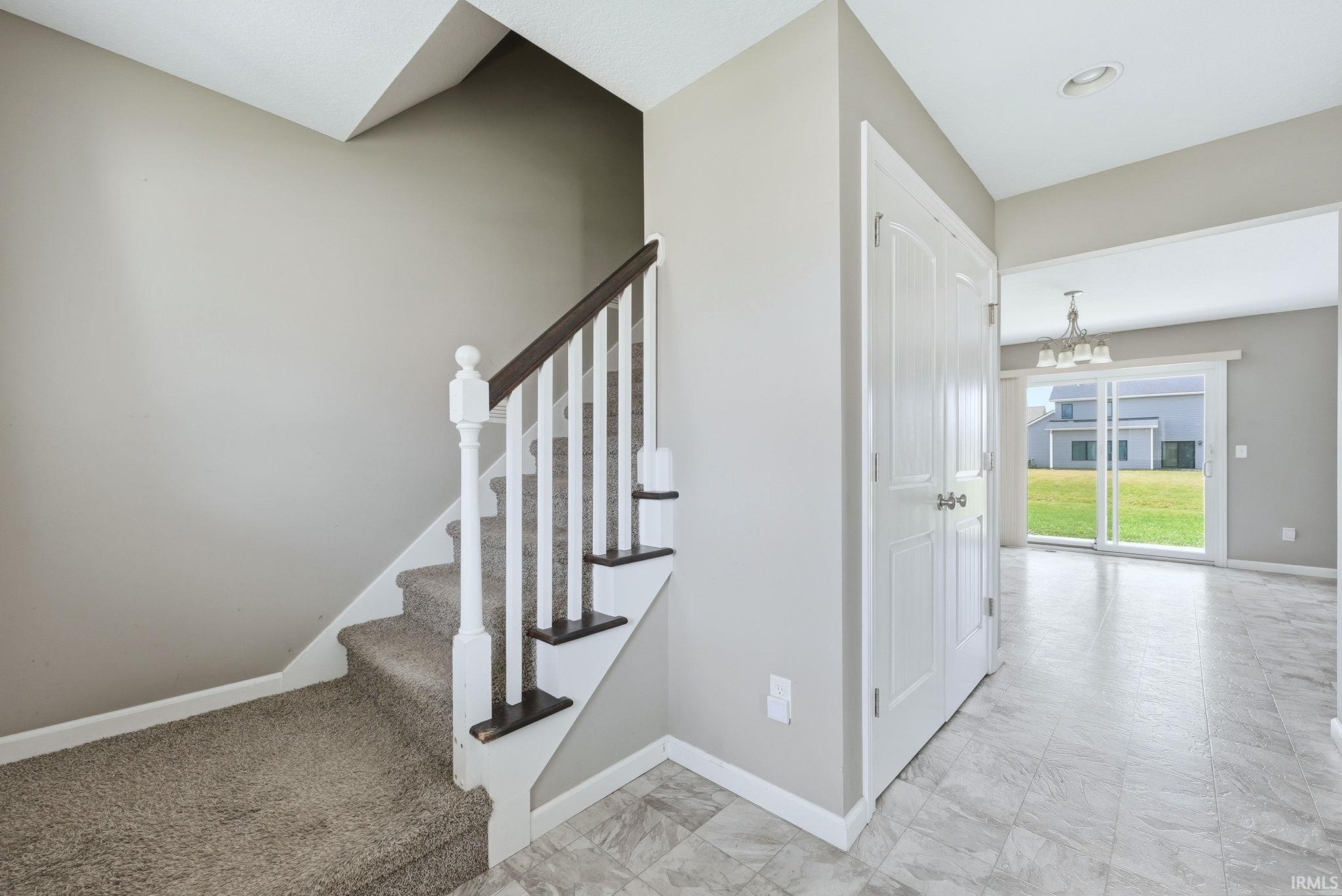 Photo 2 of 2085 Lindenwood Avenue