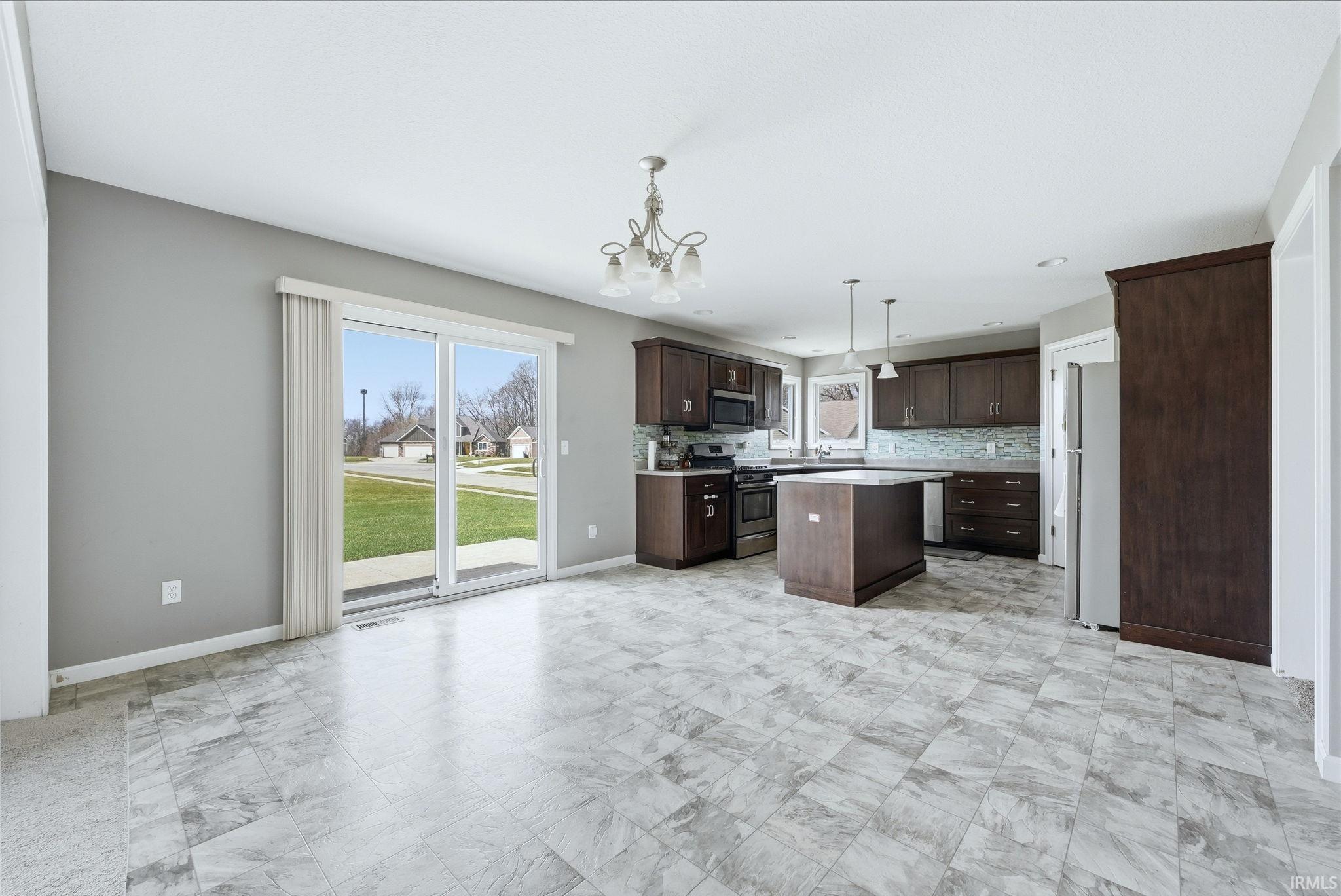 Photo 8 of 2085 Lindenwood Avenue