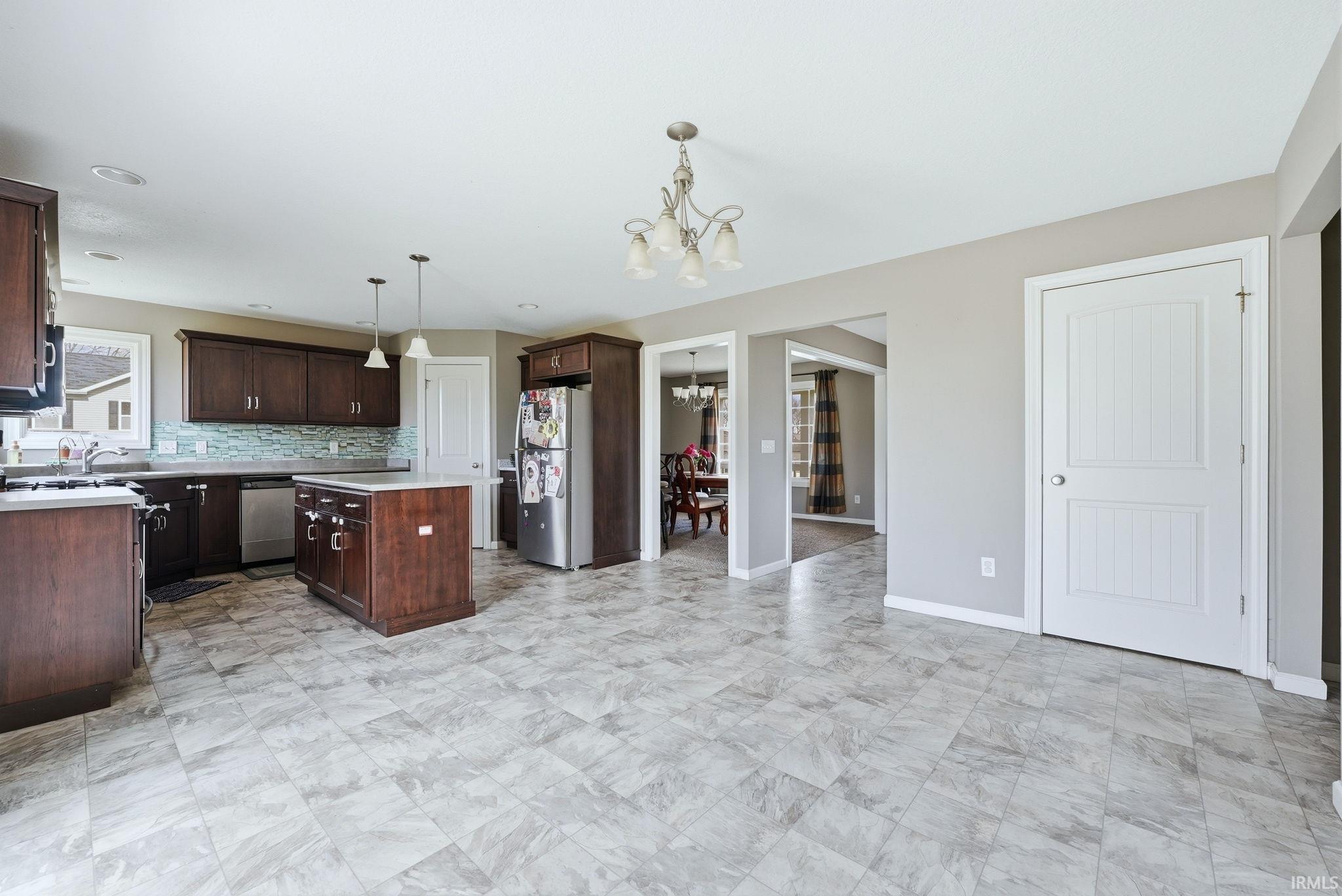 Photo 9 of 2085 Lindenwood Avenue