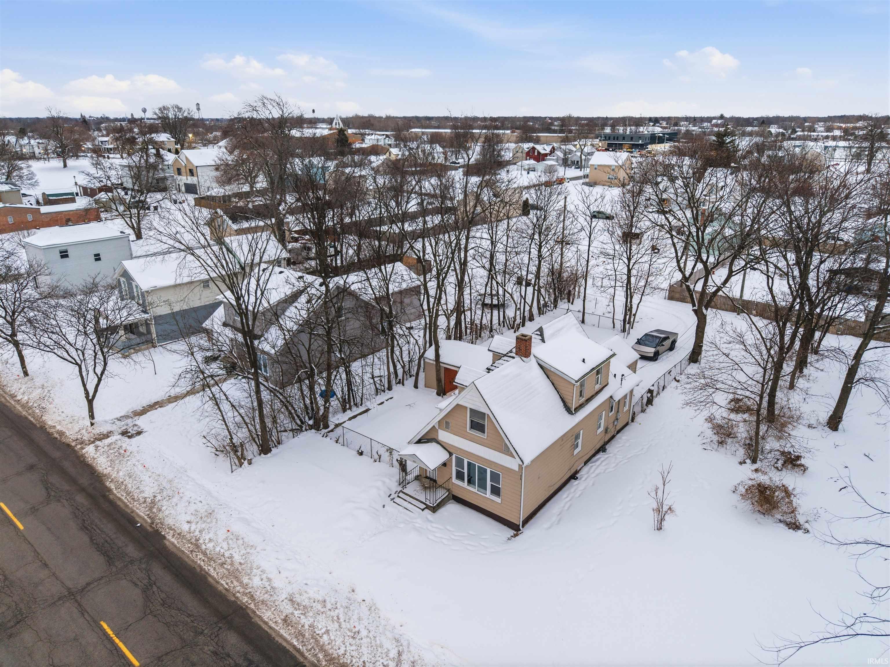 Photo 1 of 820 E Lewis Street