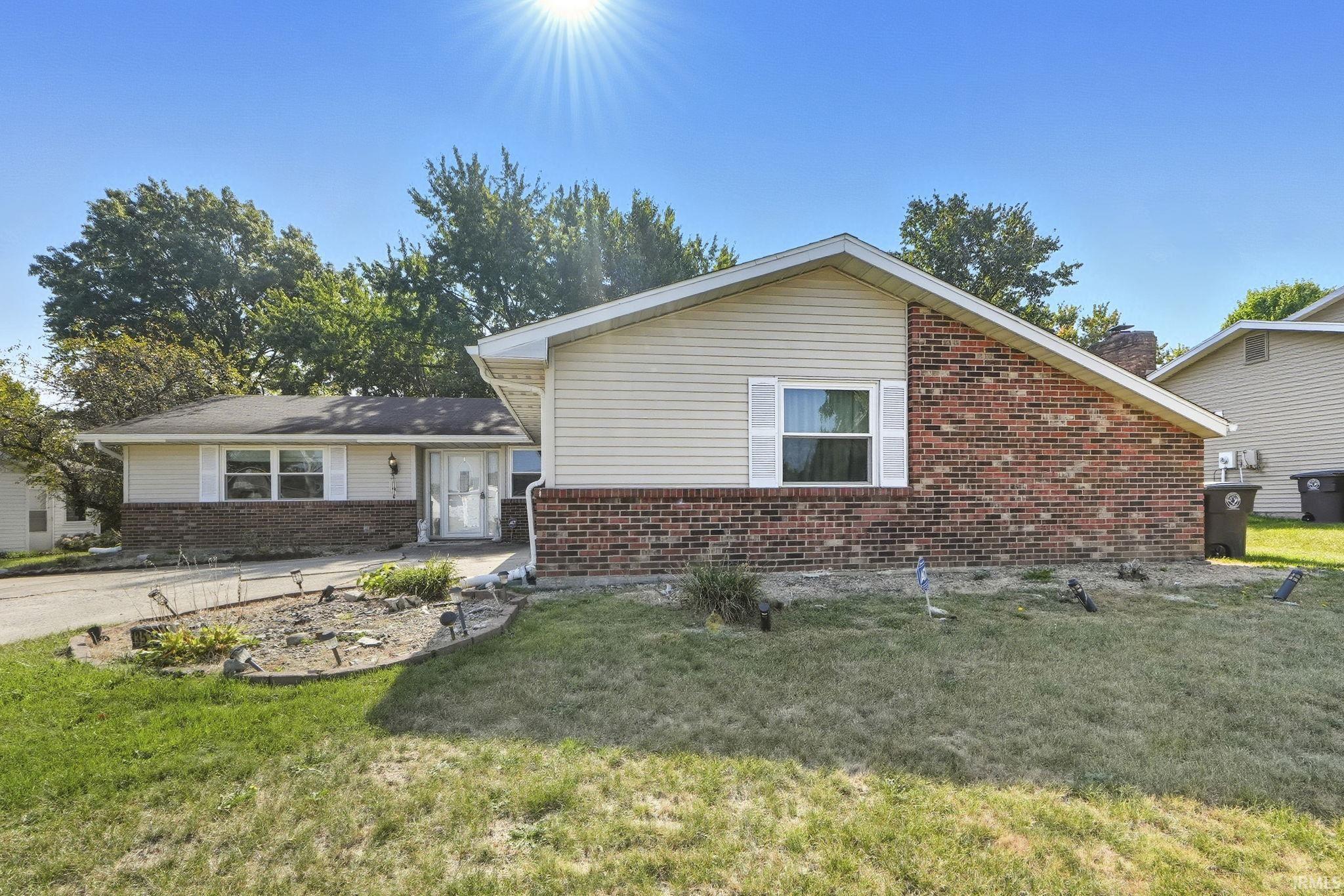 Homes for sale in Fort Wayne, IN | 3516 Debeney Dr, Fort Wayne, IN 46816 | MLS# 202609004