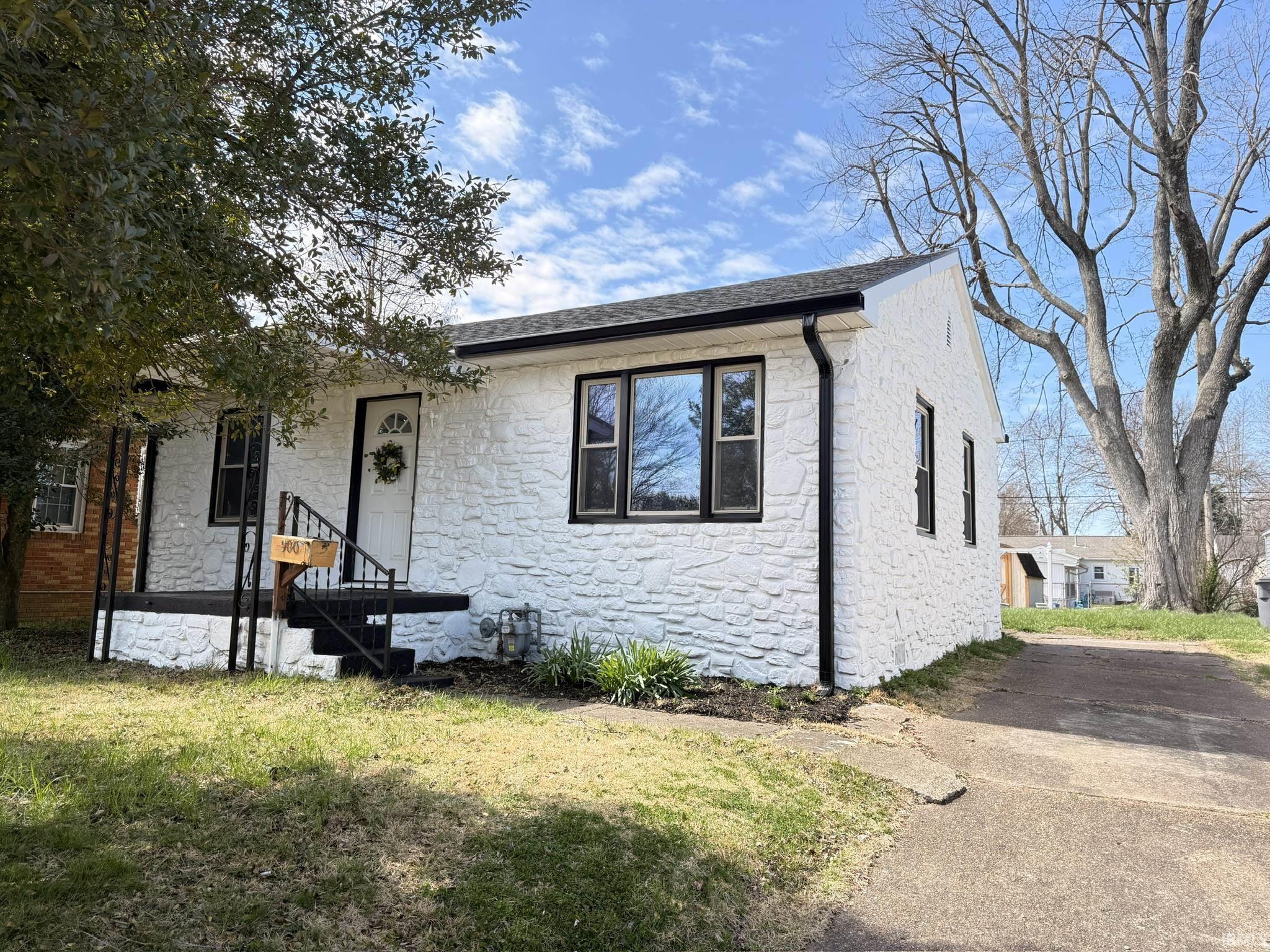 Homes for sale in Evansville, IN | 900 N Kelsey Ave, Evansville, IN 47711 | MLS# 202609008