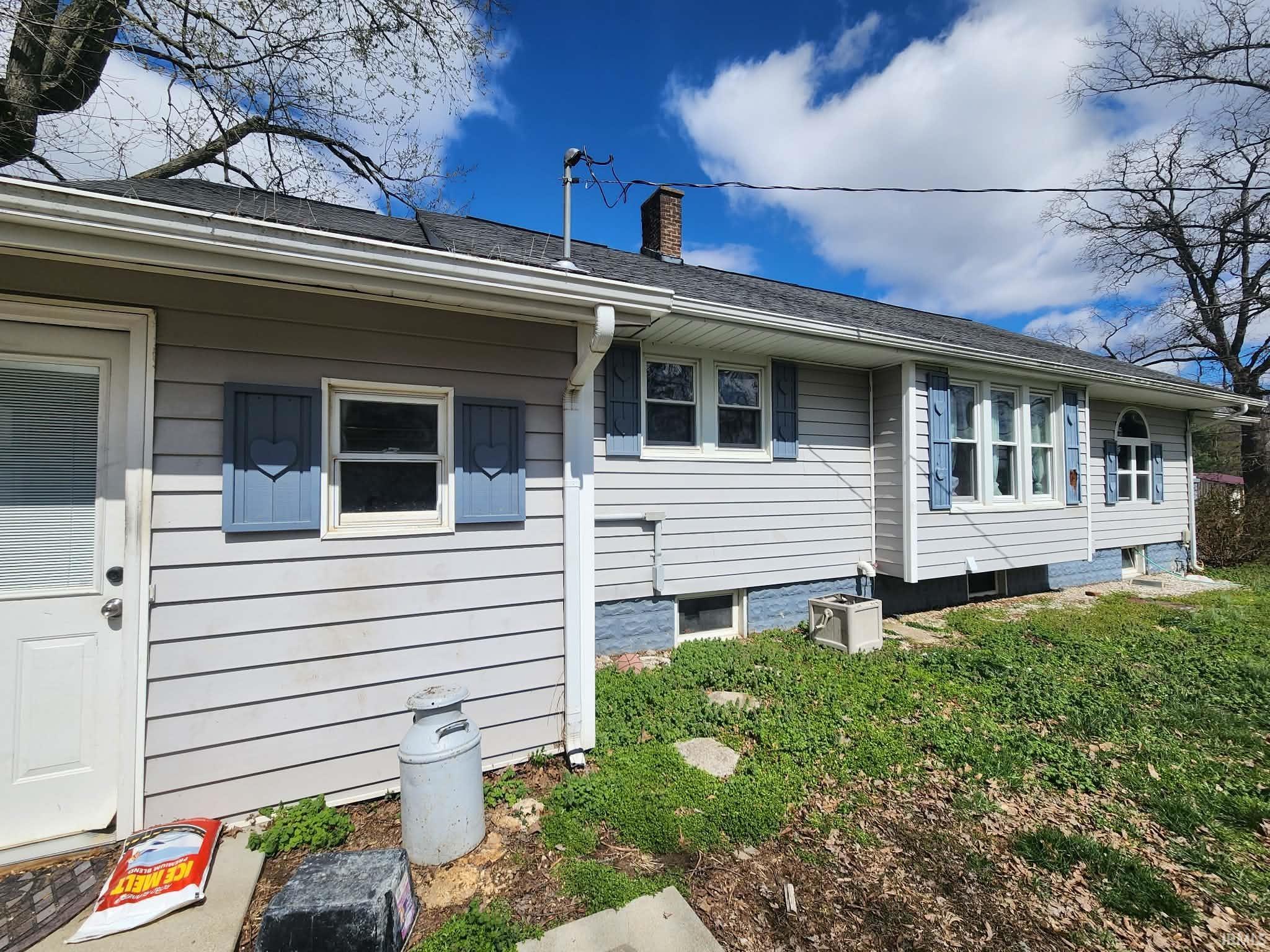 Homes for sale in Oakland City, IN | 1913 S 1200 East Rd, Oakland City, IN 47660 | MLS# 202609012