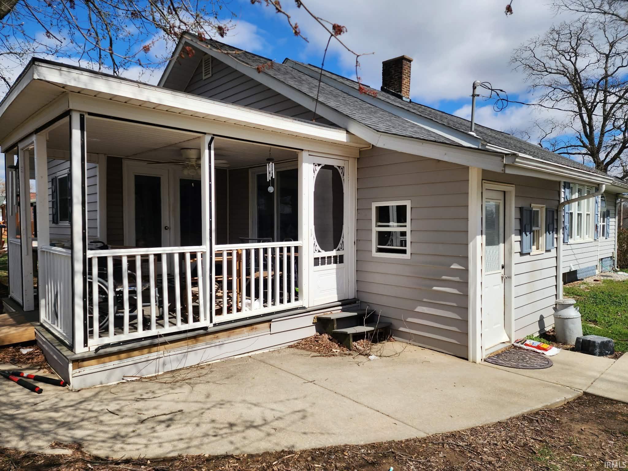 Homes for sale in Oakland City, IN | 1913 S 1200 East Rd, Oakland City, IN 47660 | MLS# 202609012