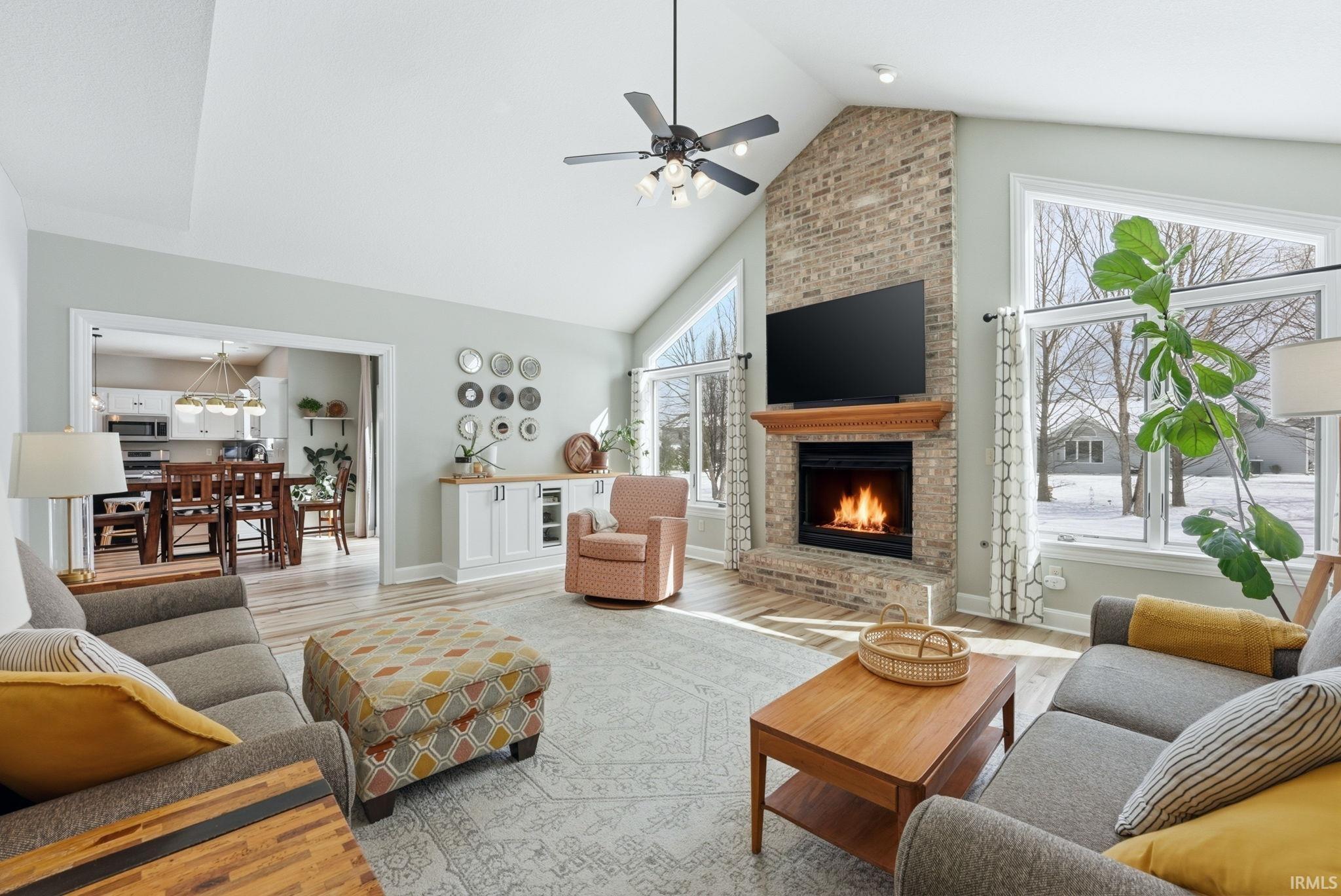 Photo 4 of 2142 Laurelwood Drive