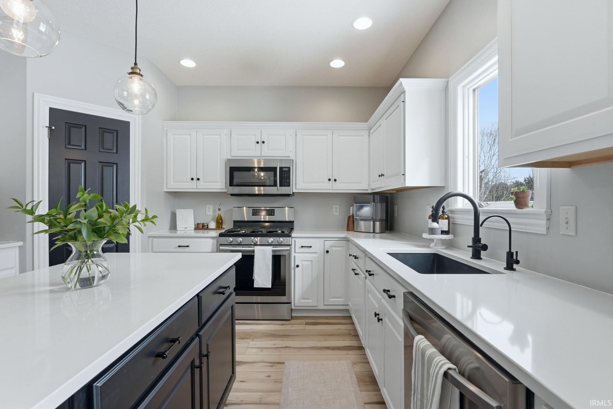 Photo 9 of 2142 Laurelwood Drive