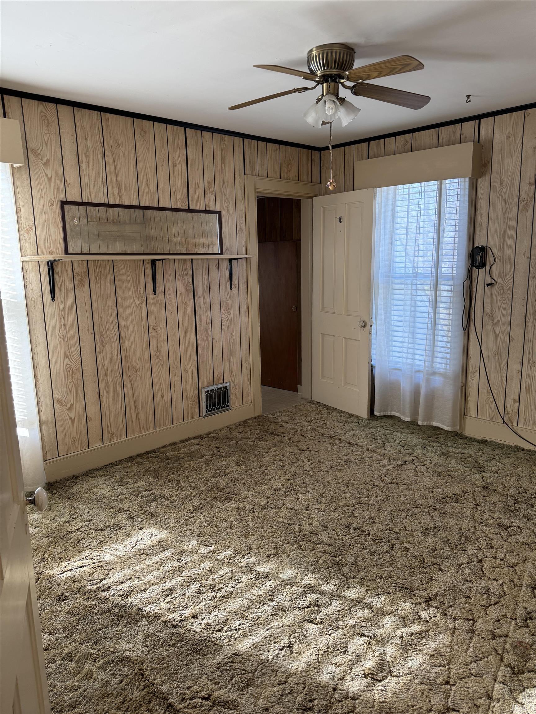 Photo 16 of 672 E Franklin Street