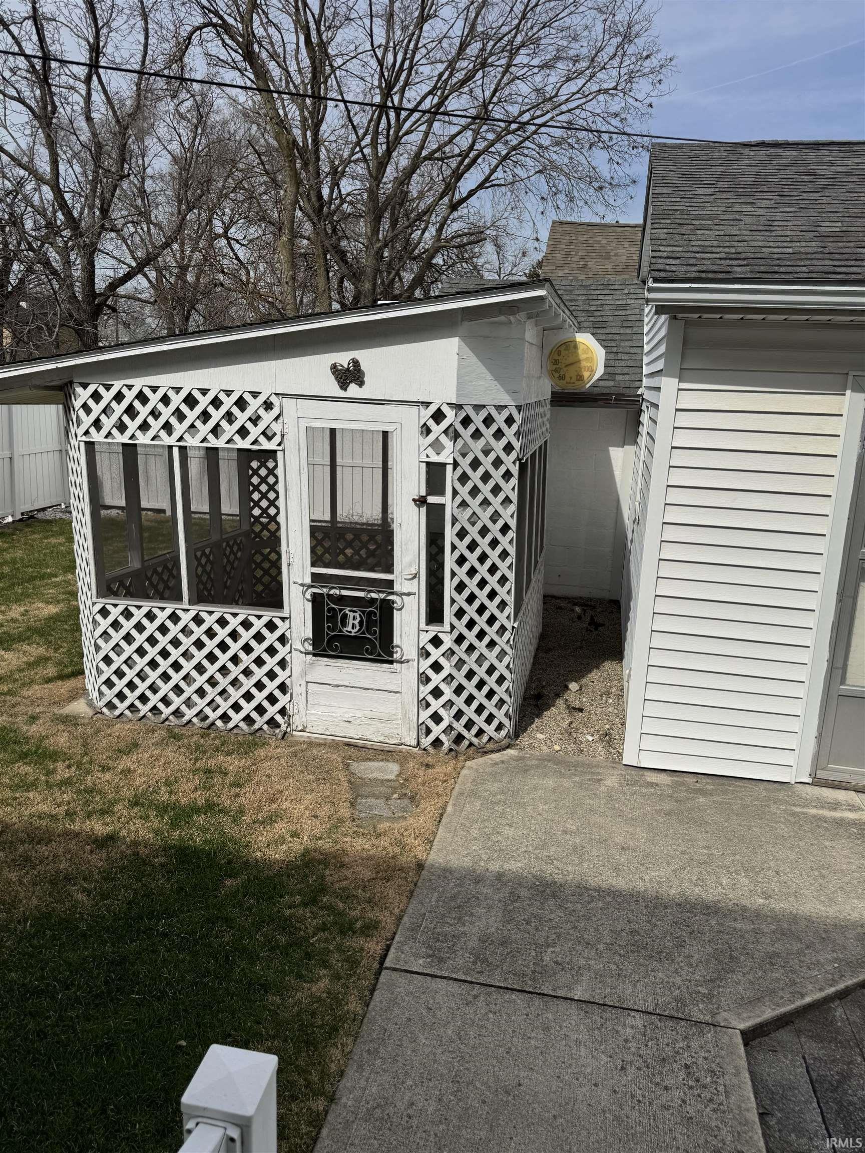 Photo 22 of 672 E Franklin Street