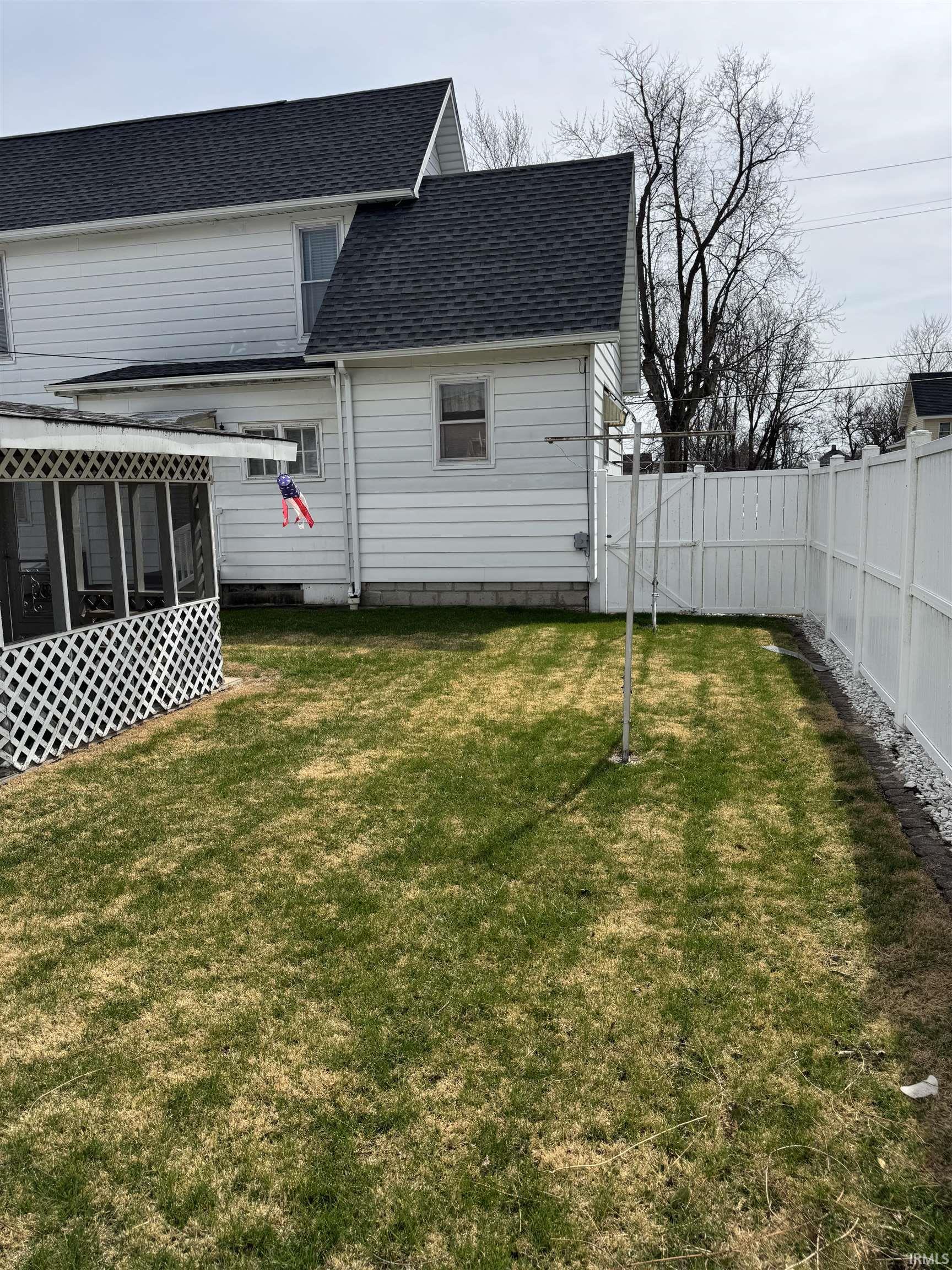 Photo 24 of 672 E Franklin Street