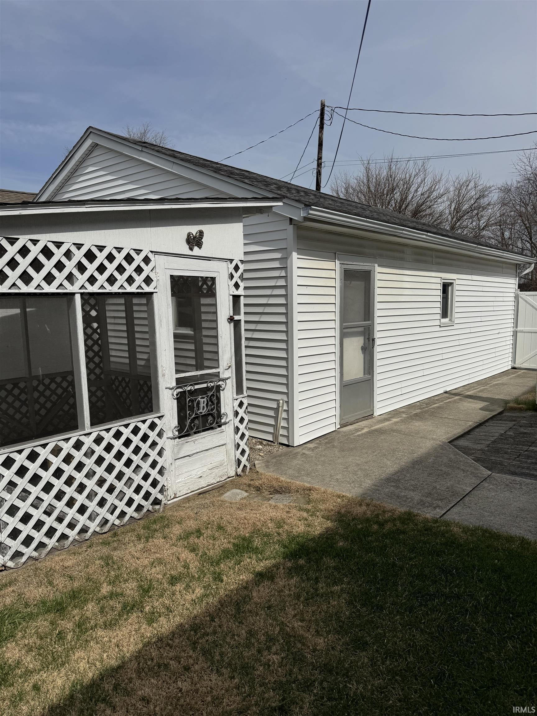 Photo 25 of 672 E Franklin Street