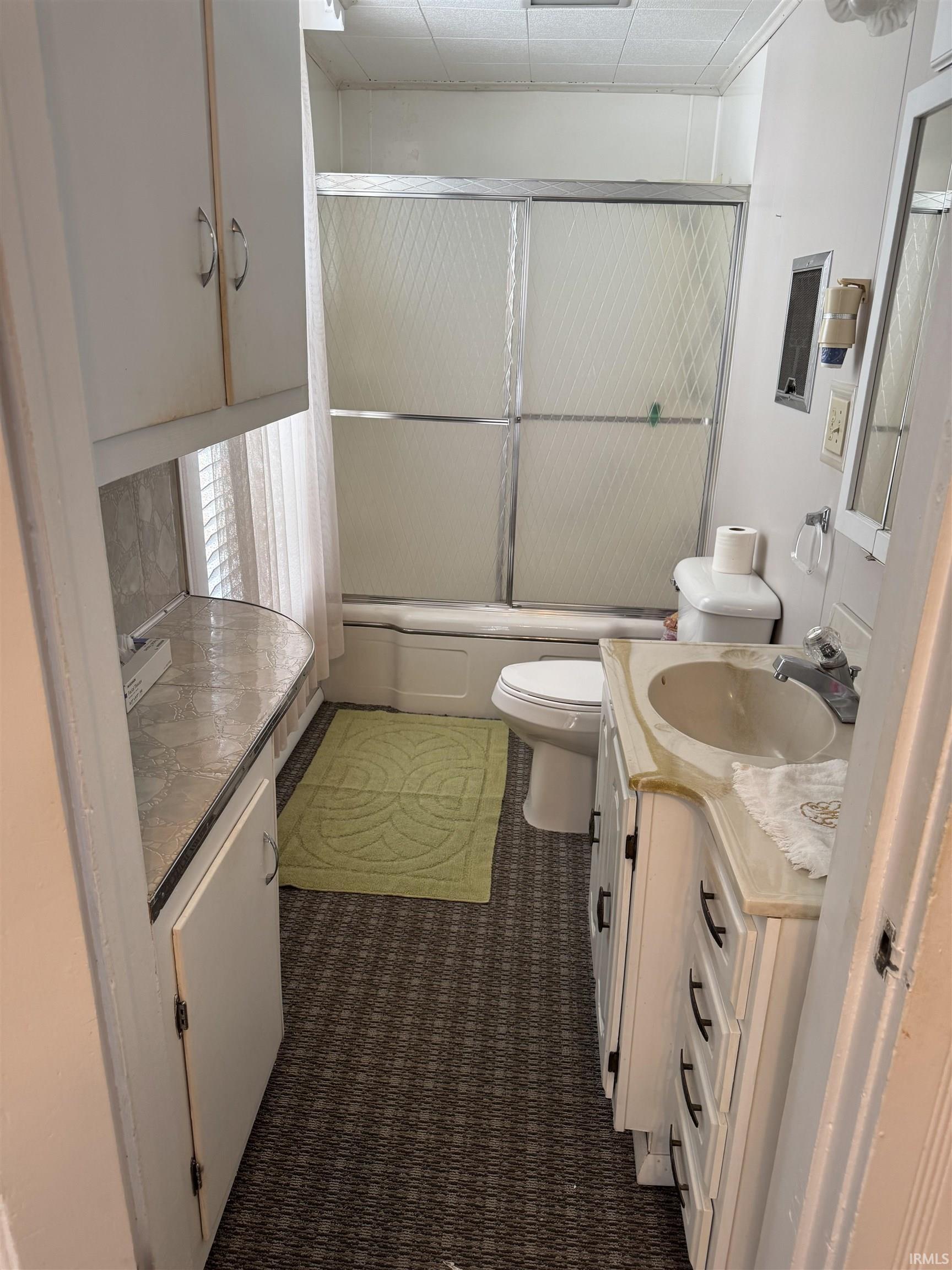 Photo 6 of 672 E Franklin Street