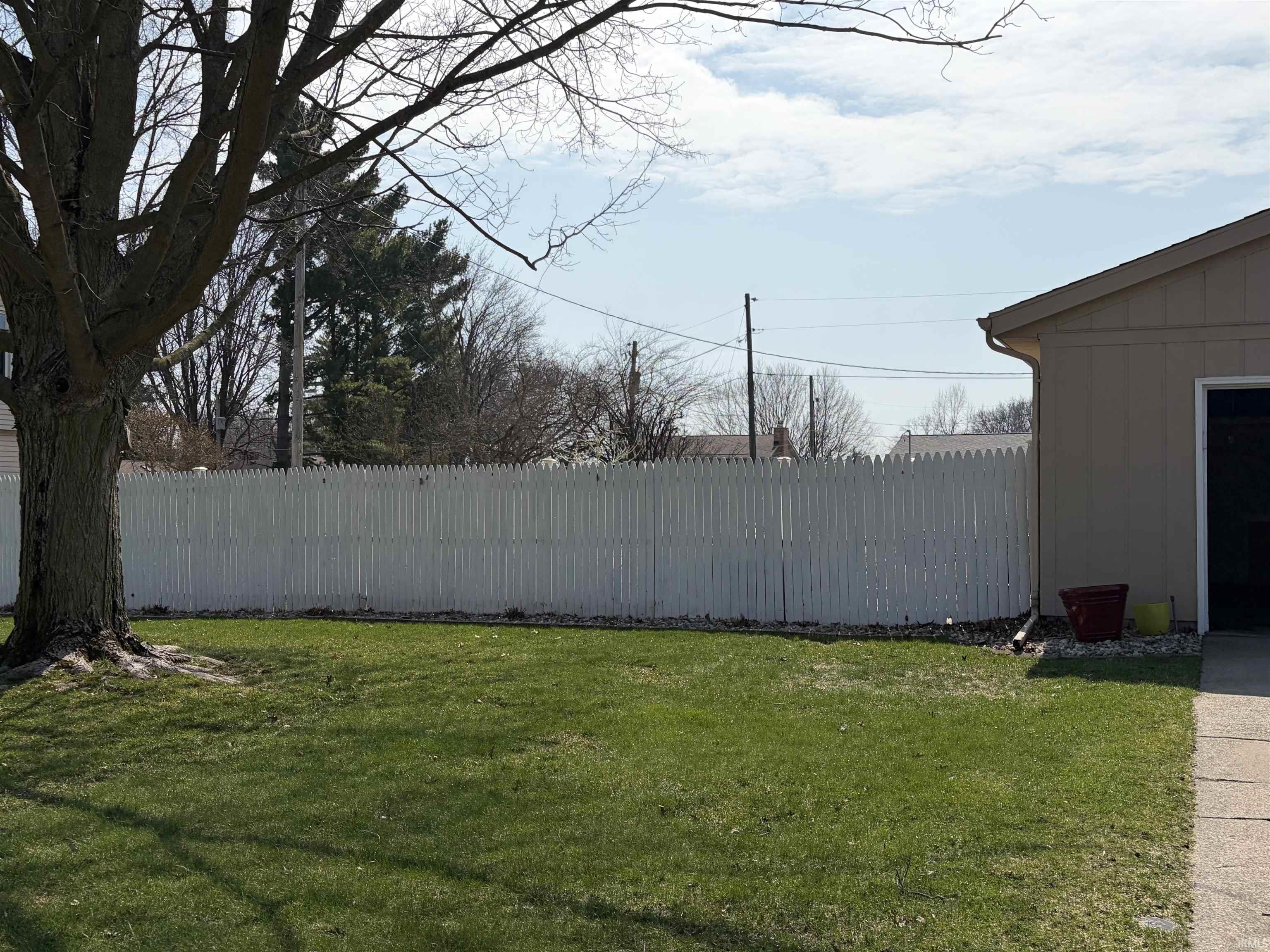 Photo 2 of 1834 Crabtree Lane