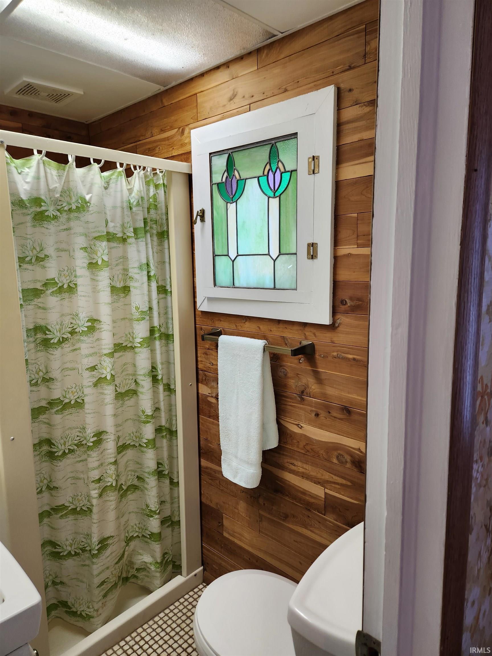 Photo 9 of 407 E Cable Ln