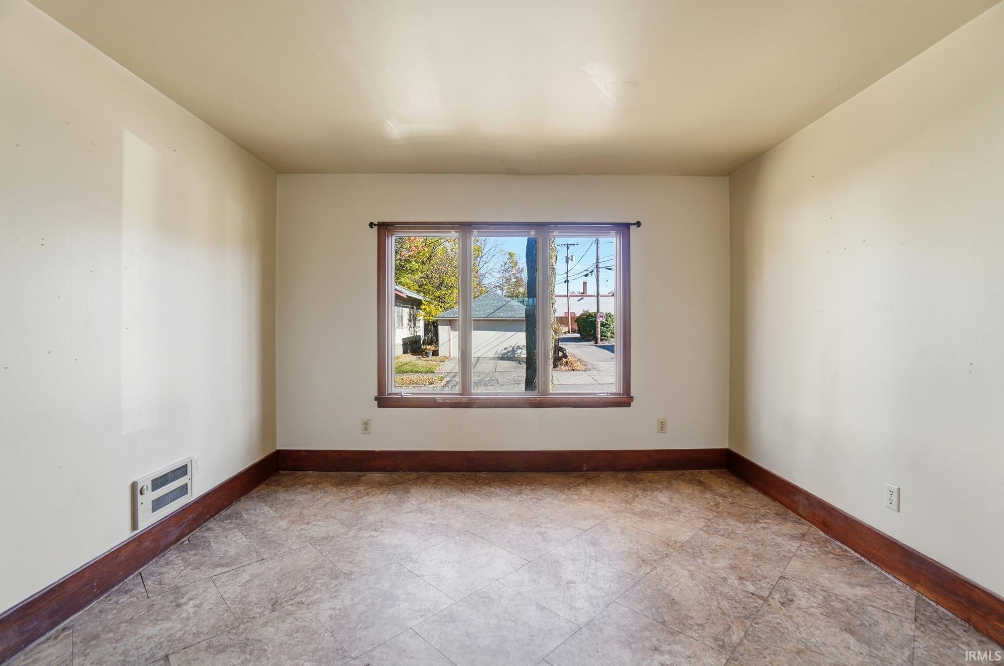 Photo 6 of 2315 California Avenue