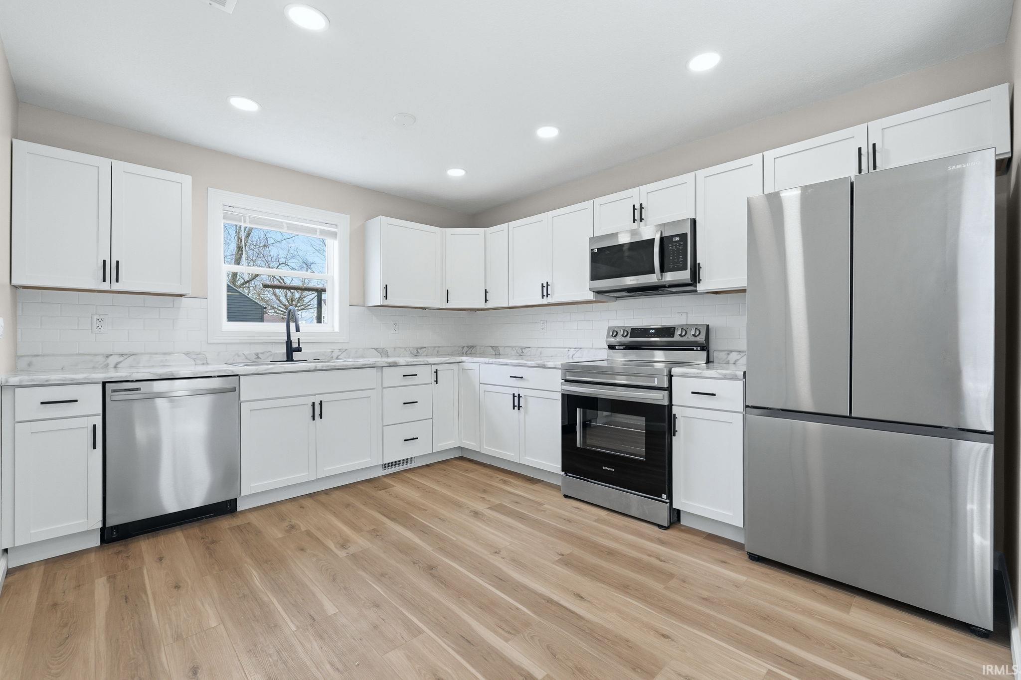 Photo 10 of 4018 S Park Drive