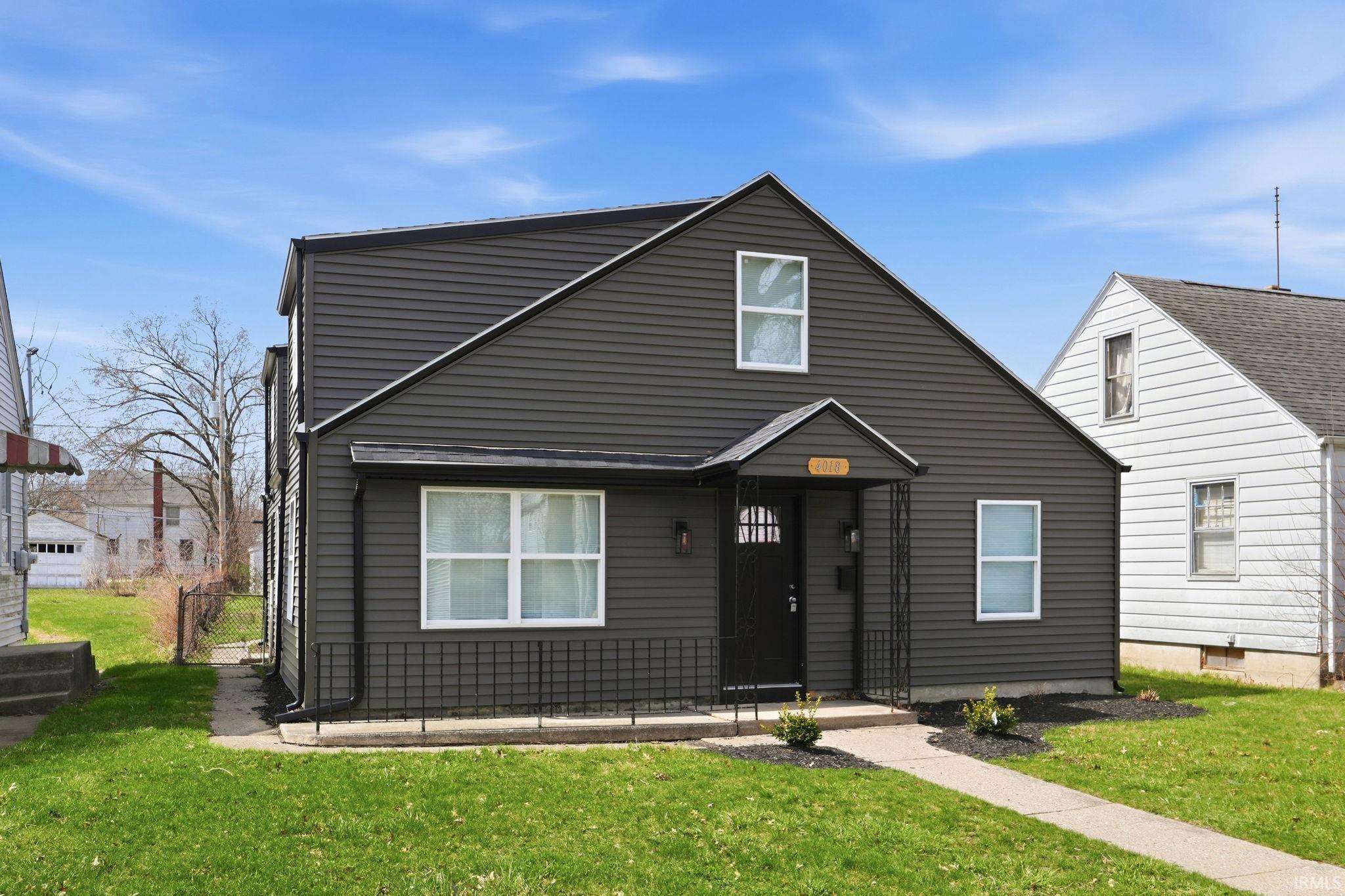 Photo 2 of 4018 S Park Drive