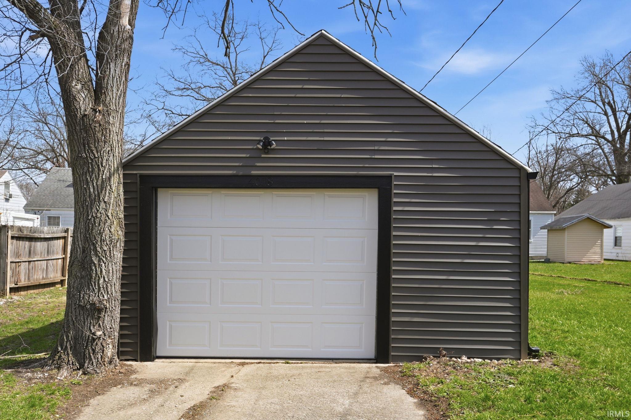 Photo 33 of 4018 S Park Drive