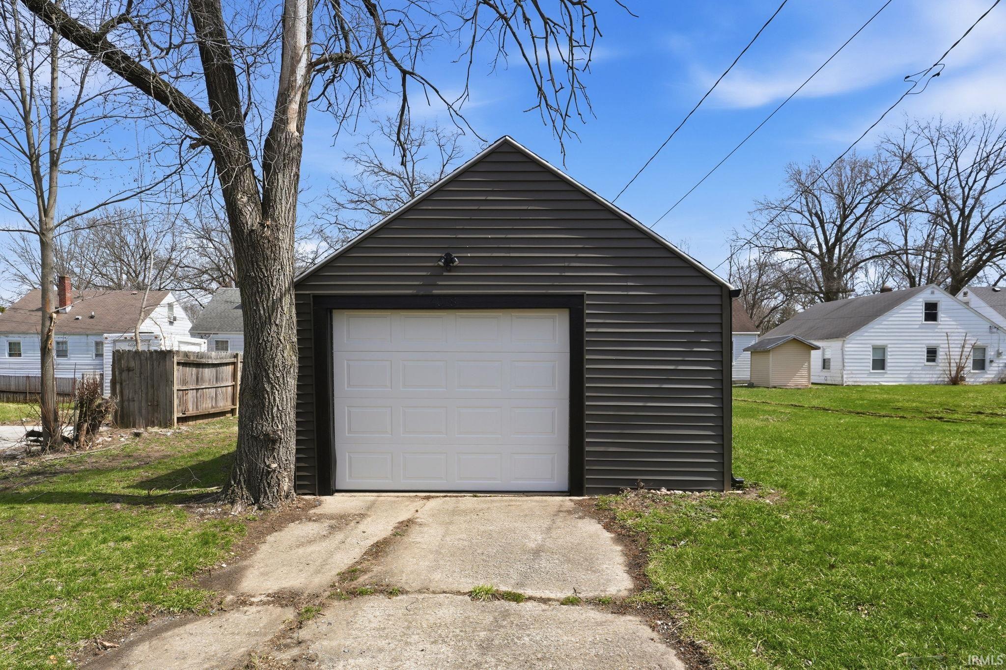 Photo 34 of 4018 S Park Drive