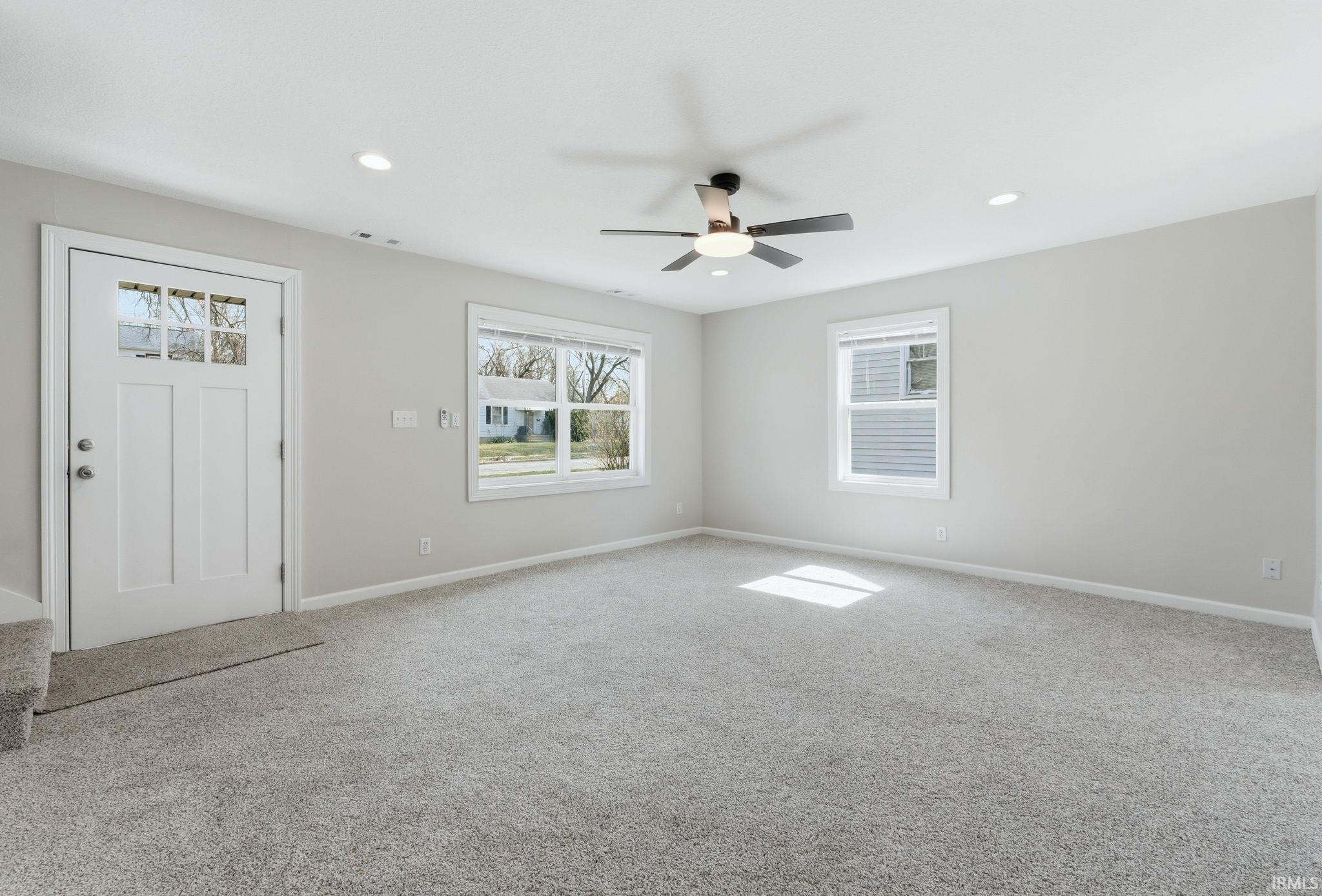 Photo 5 of 4018 S Park Drive